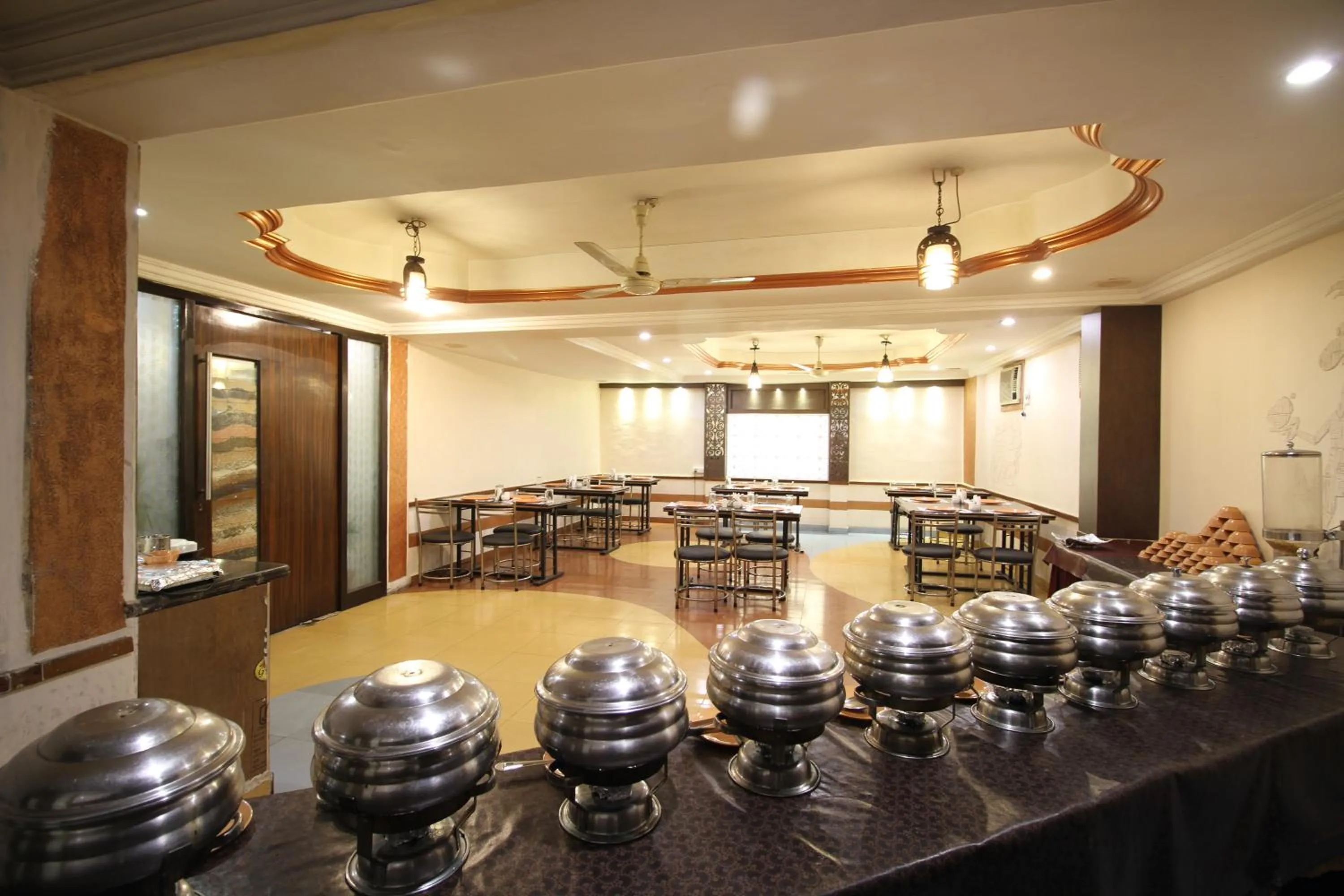 Buffet breakfast in Hotel Grand Arjun
