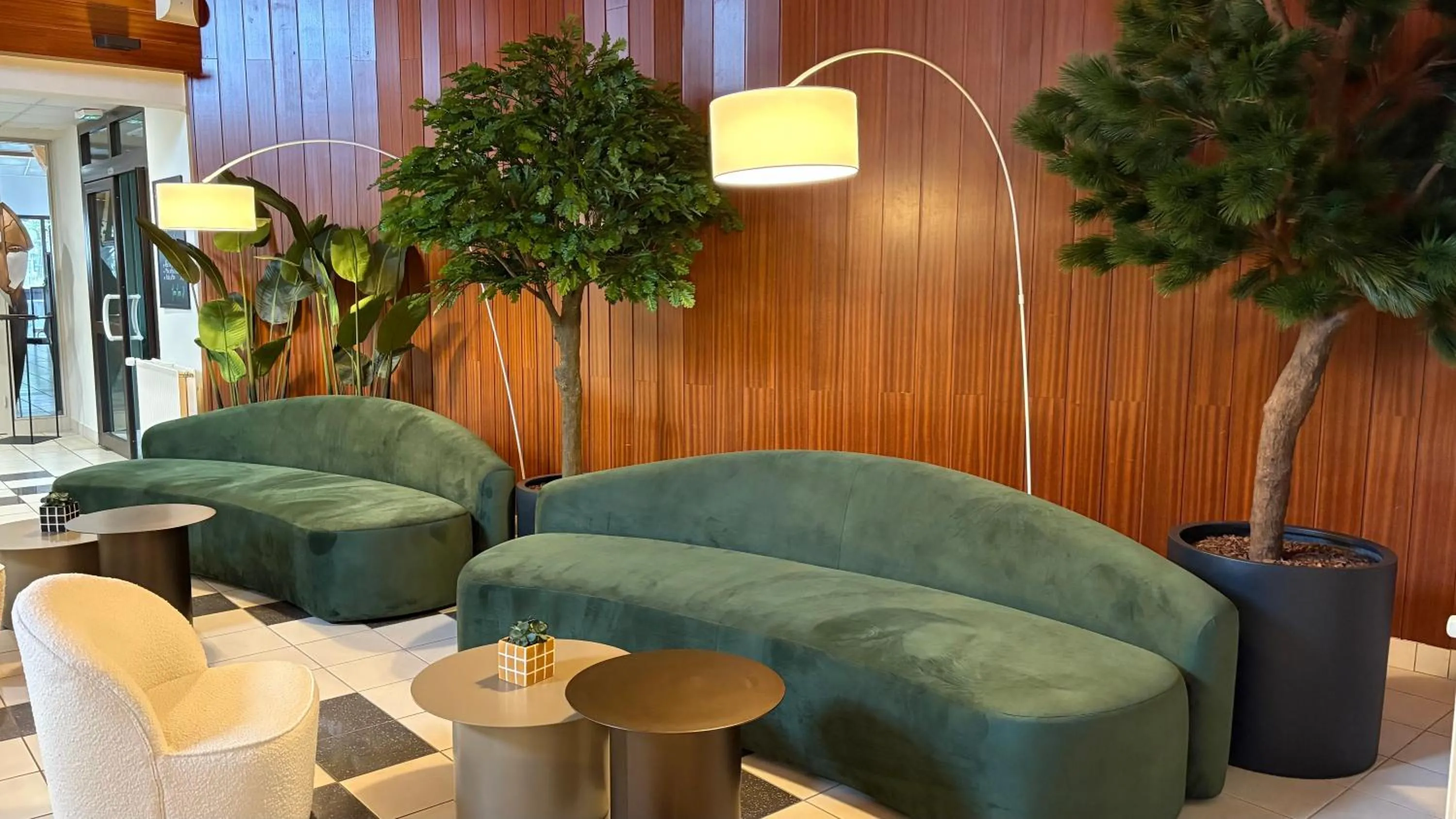 Living room in The Originals City, Logis d'Elbée, Cholet Nord