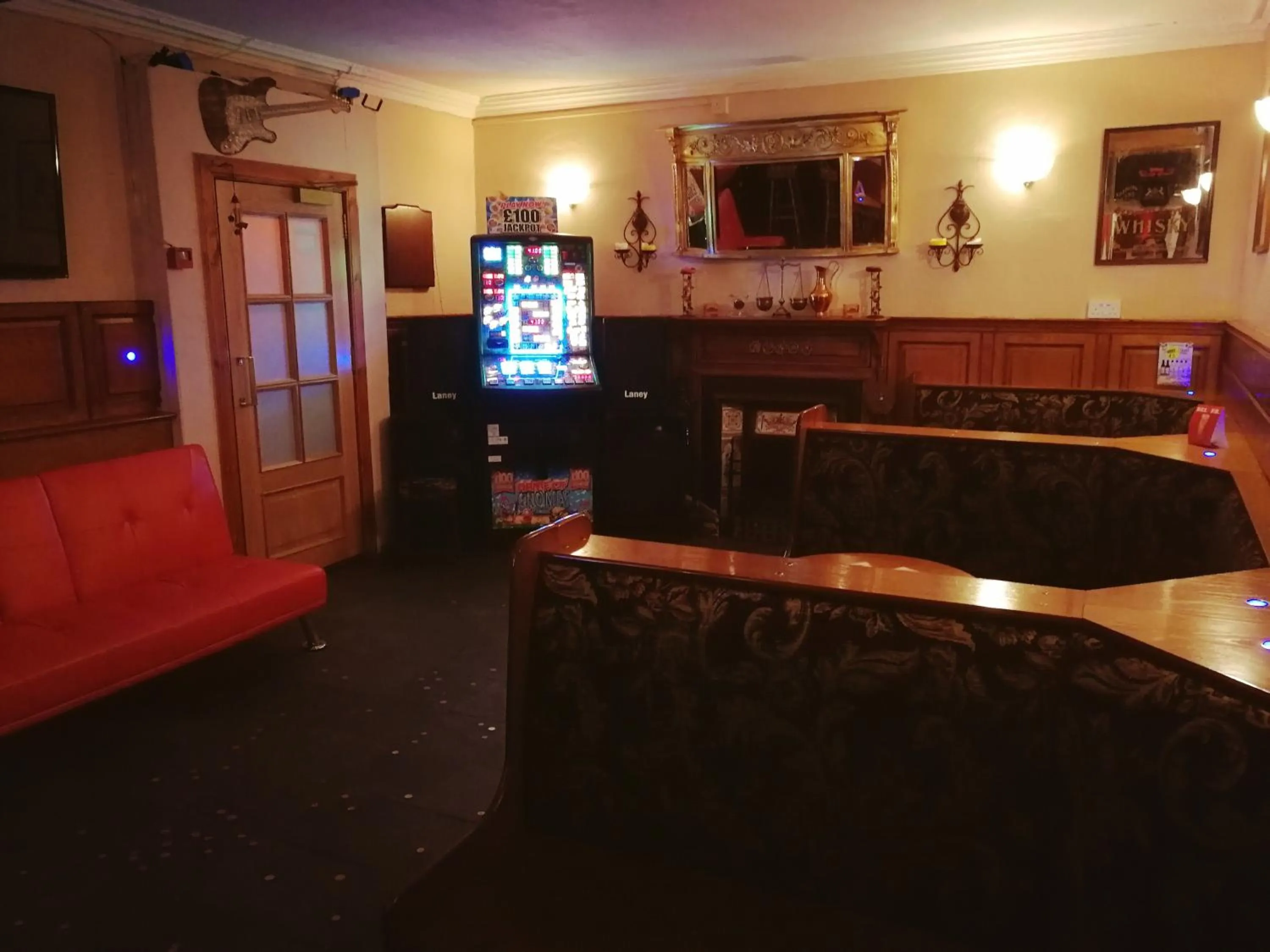 Lounge or bar in Victoria Hotel