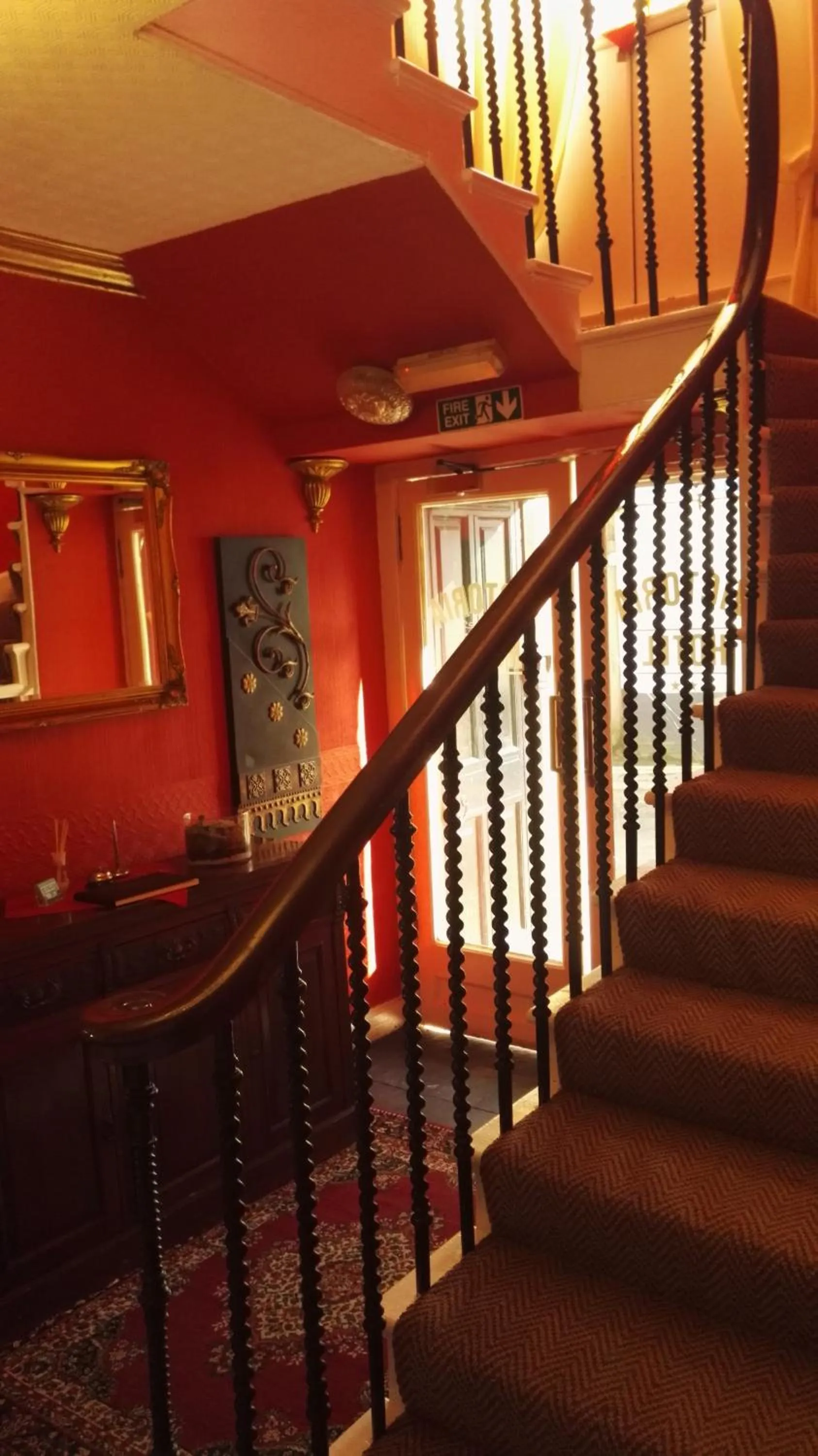 Facade/entrance in Victoria Hotel