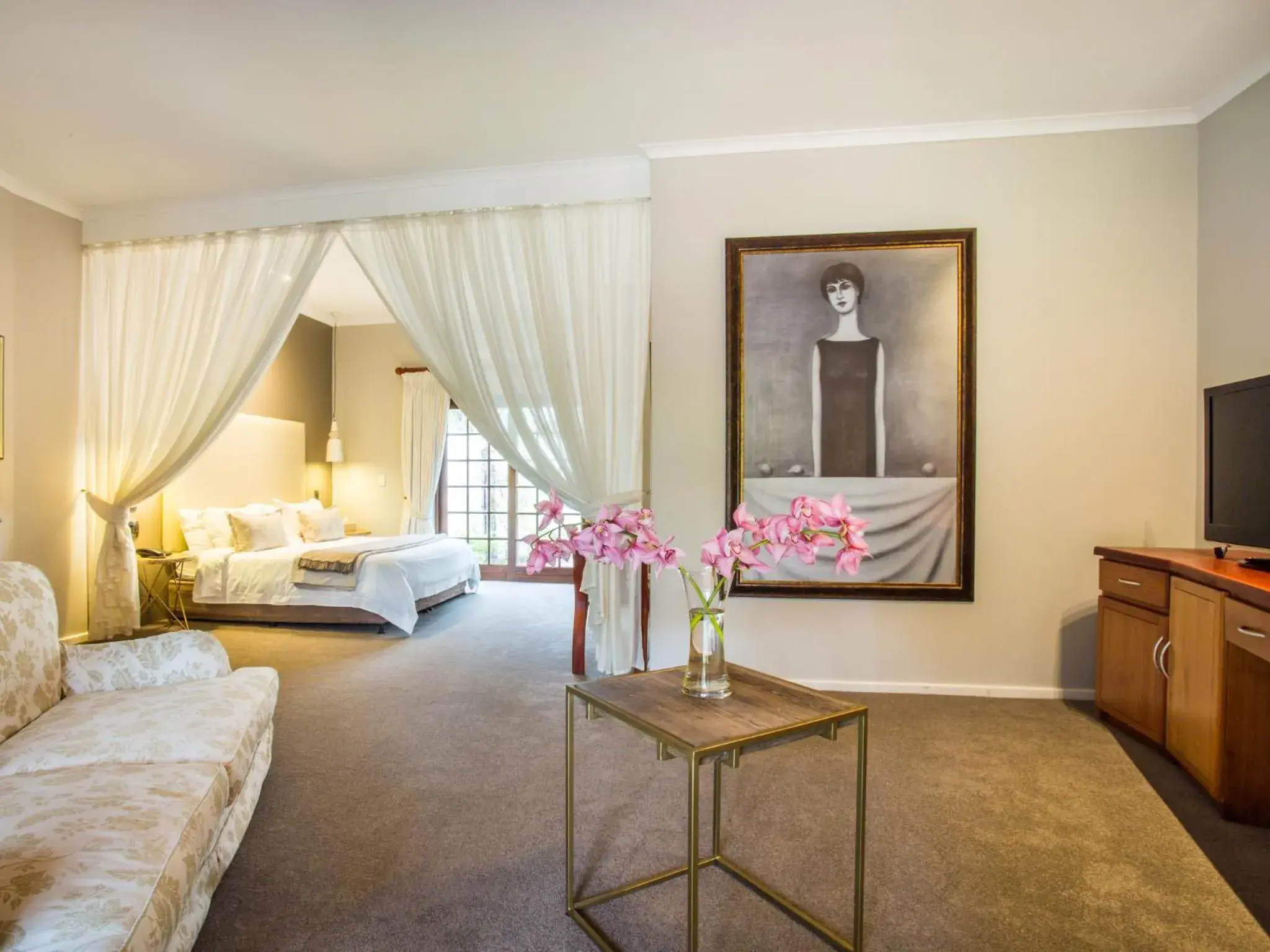 Suite - single occupancy in Hlangana Lodge Suite - single occupancy in Hlangana Lodge