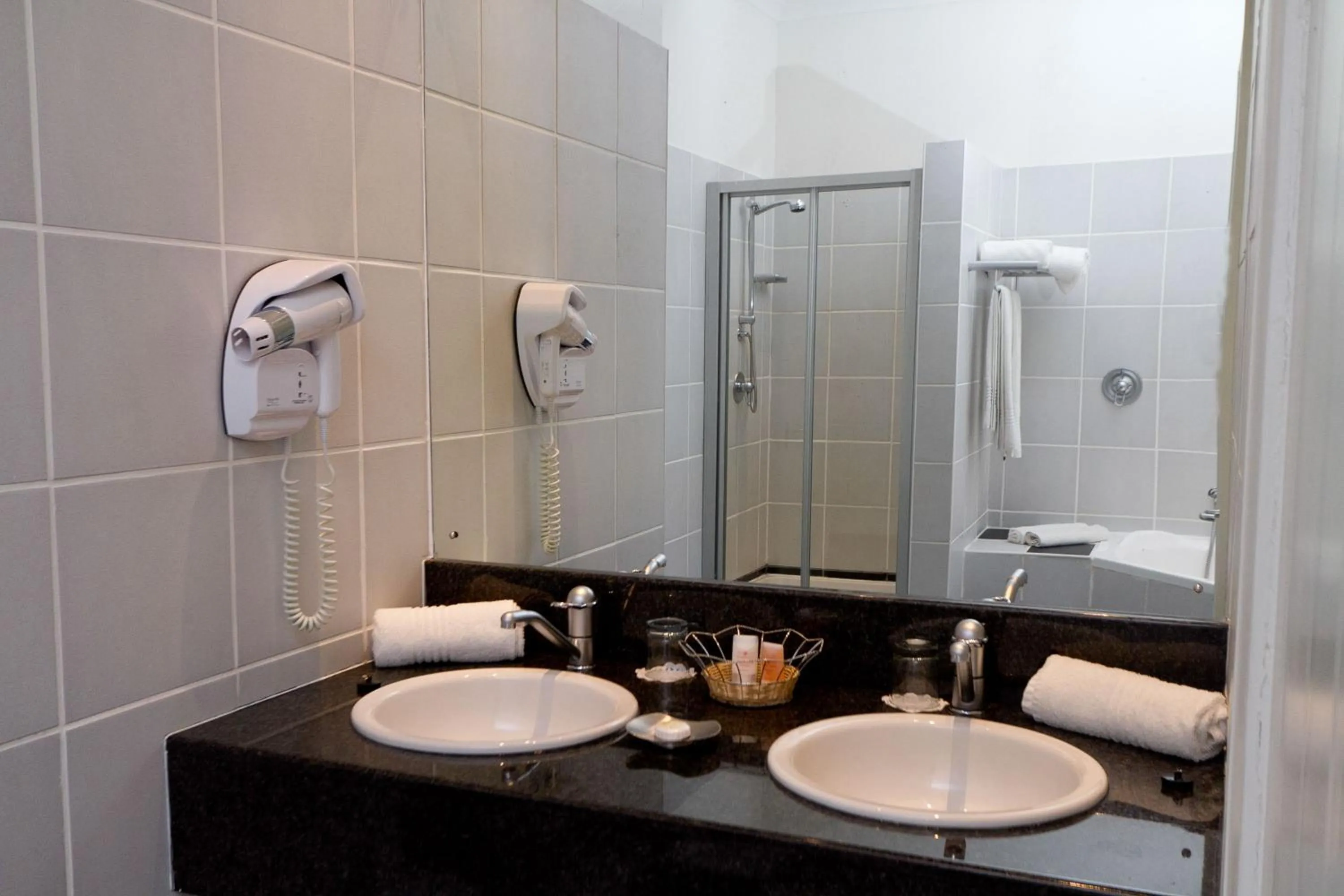 Bathroom in Hlangana Lodge