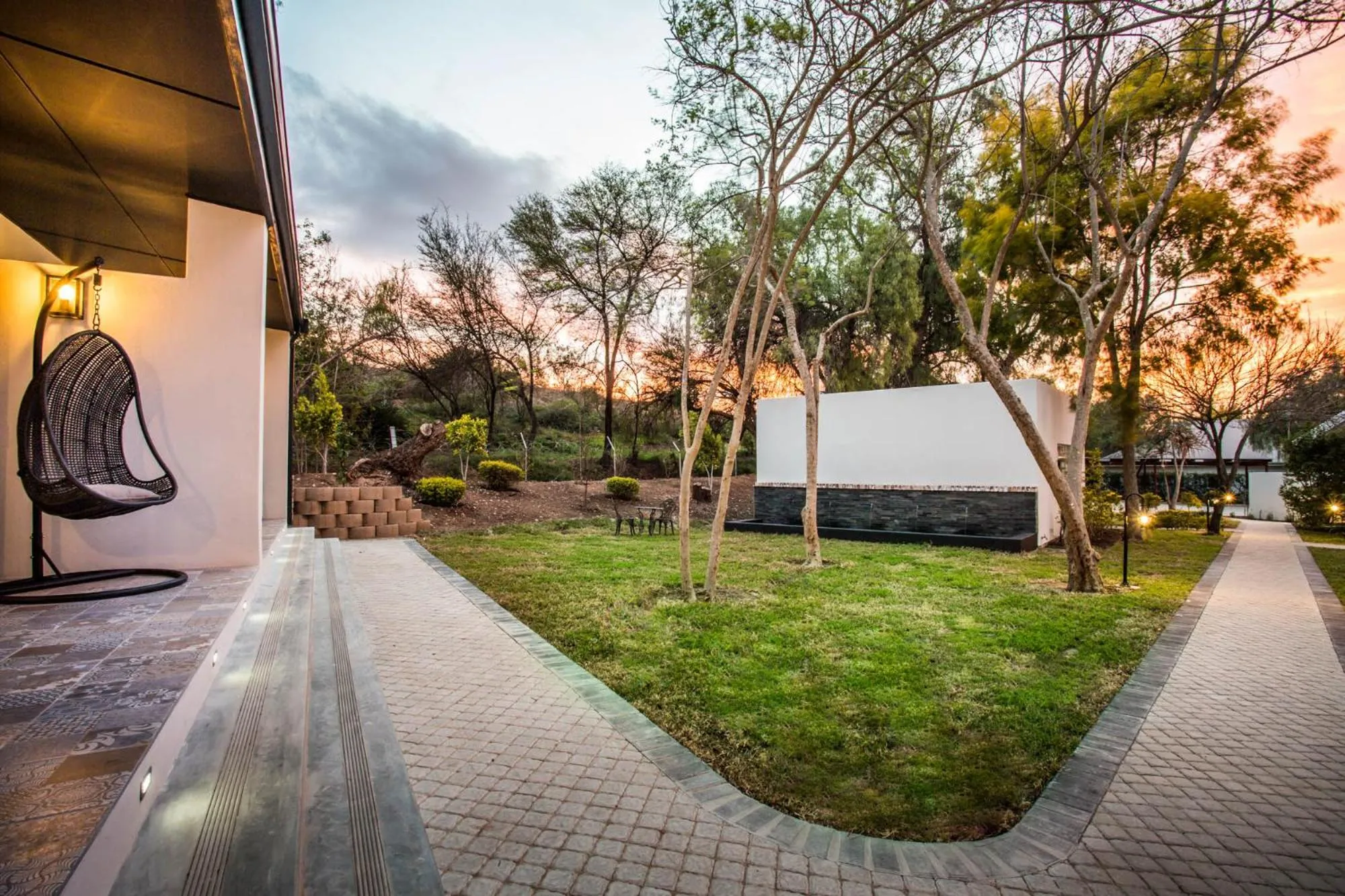 Garden view in Hlangana Lodge