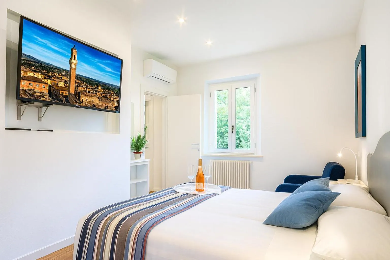 Bed in La Coroncina Lodging