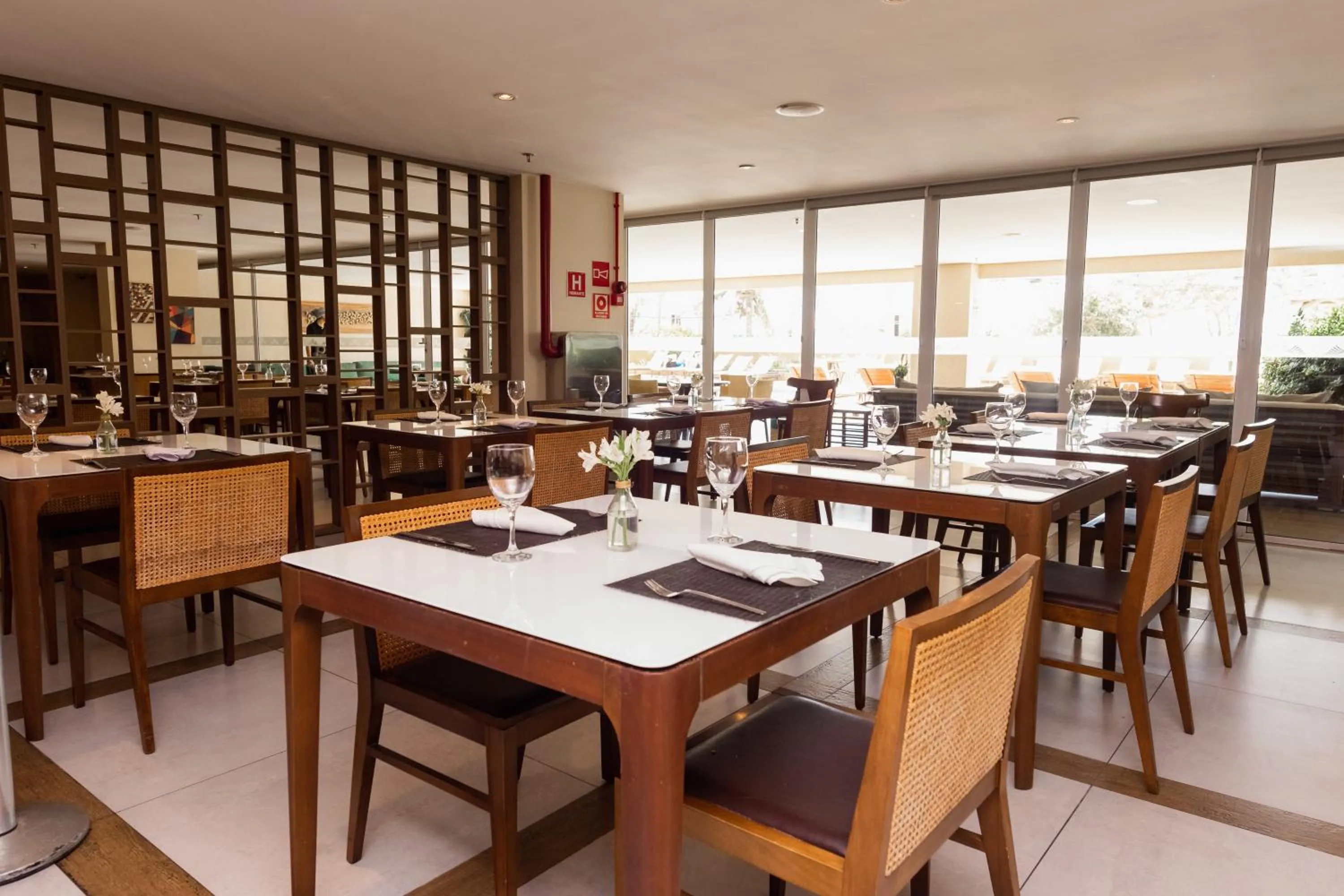 Restaurant/places to eat in Gran Mareiro Hotel