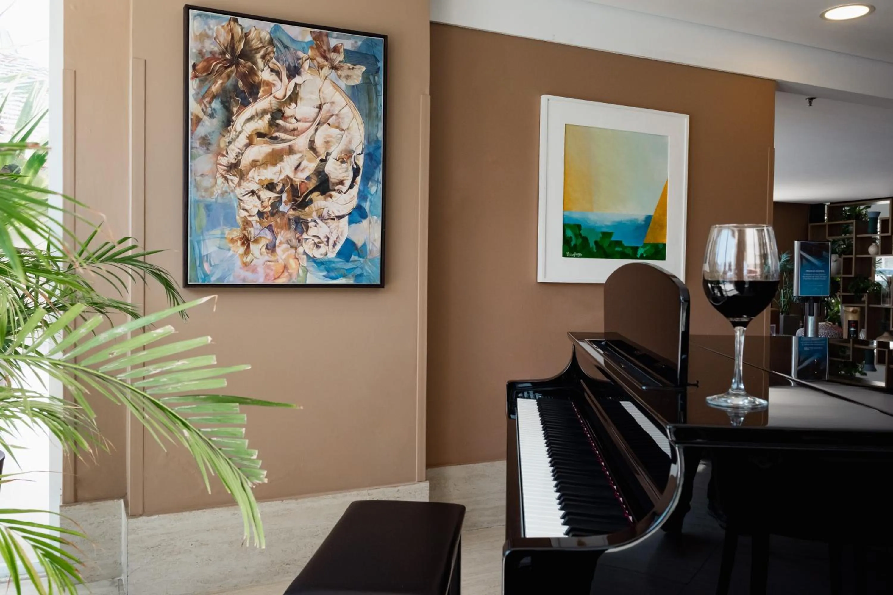 Restaurant/places to eat in Gran Mareiro Hotel