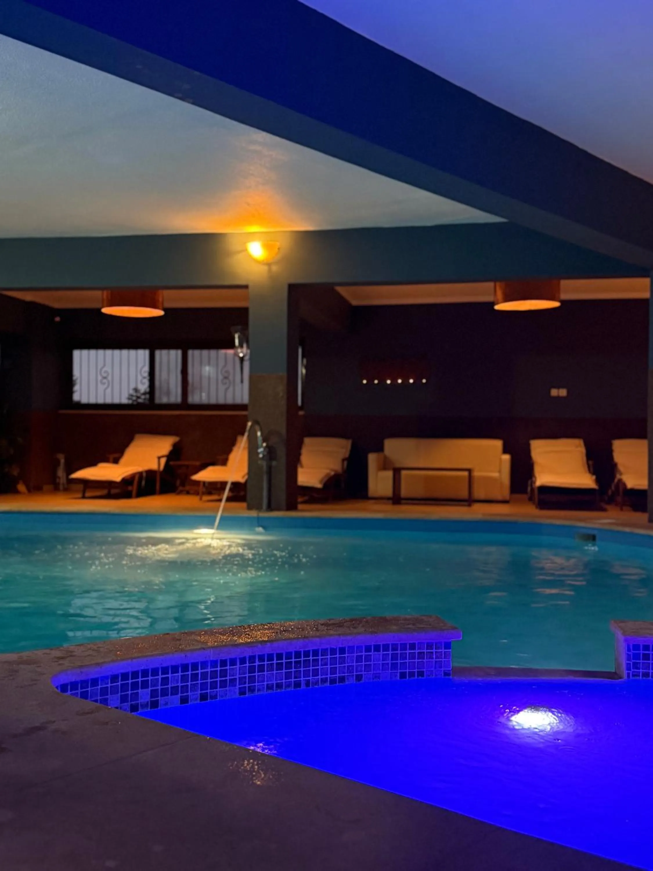 Swimming pool in Hotel Iliovasilema