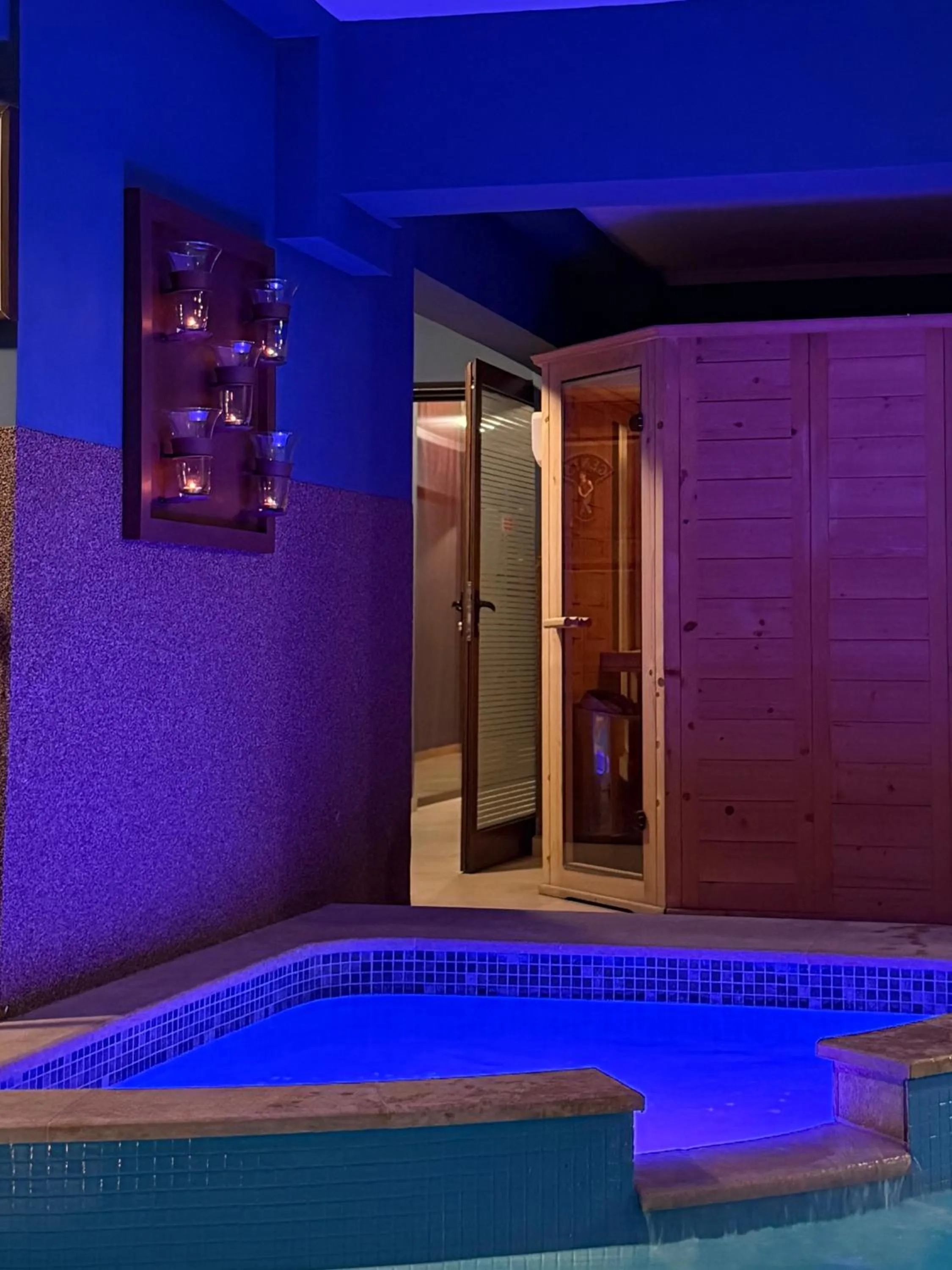 Hot Tub in Hotel Iliovasilema