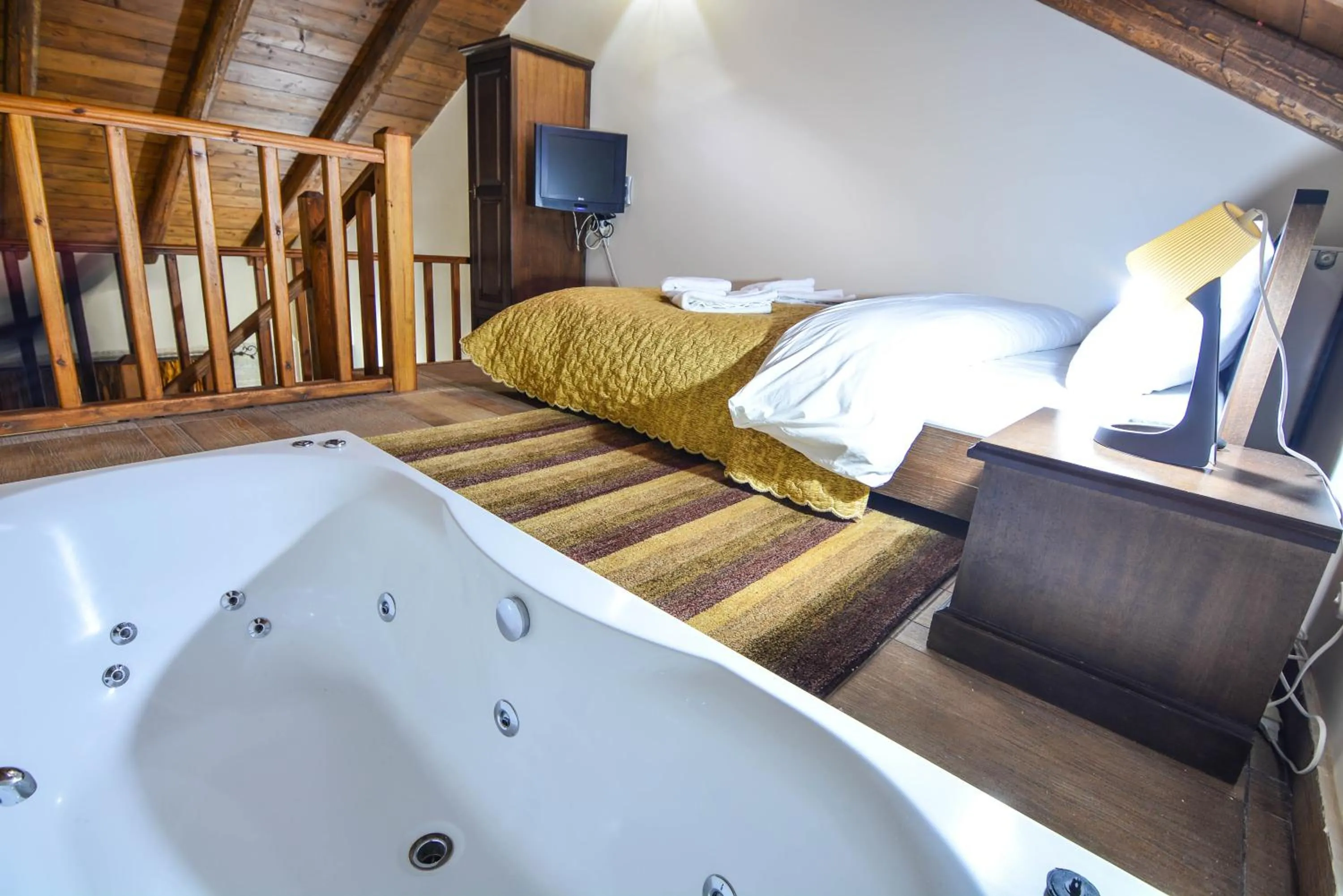 Bed in Hotel Iliovasilema