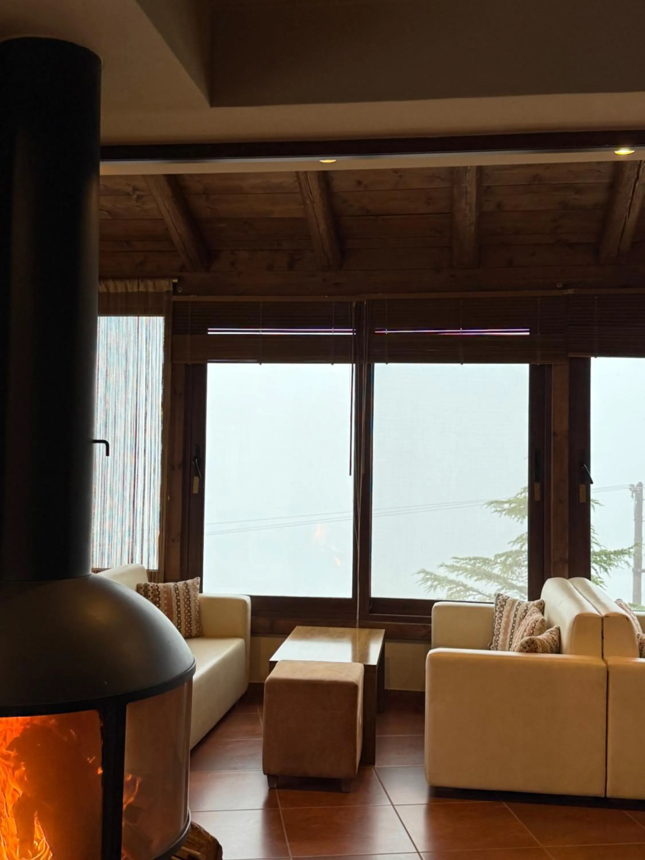 Mountain view in Hotel Iliovasilema