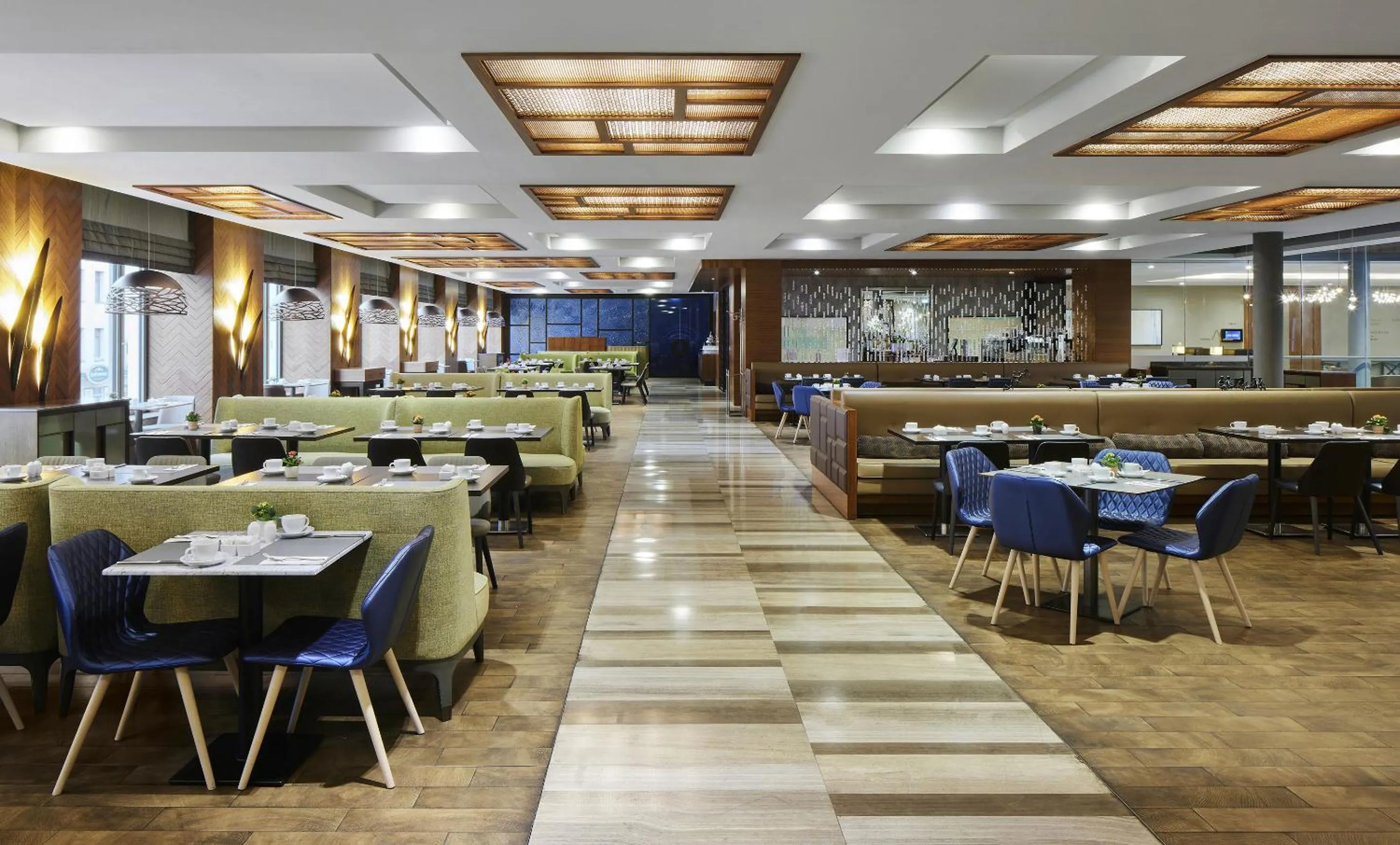 Restaurant/places to eat in TITANIC Chaussee Berlin