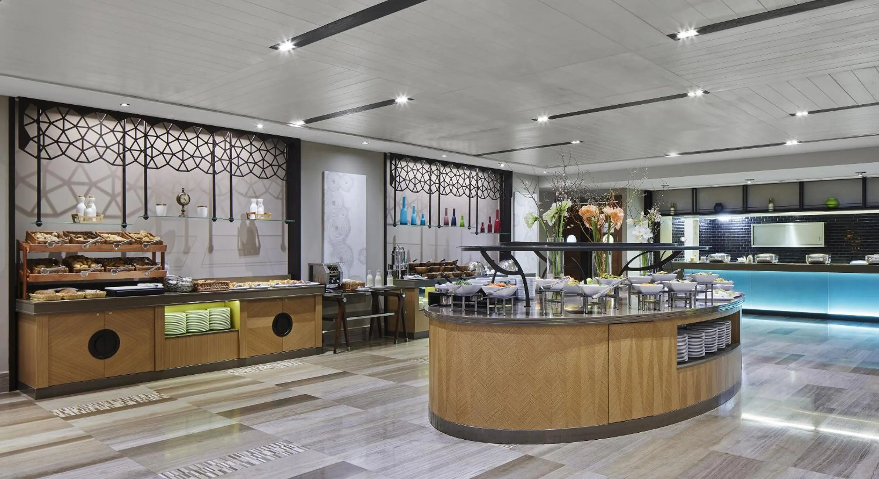 Buffet breakfast in TITANIC Chaussee Berlin