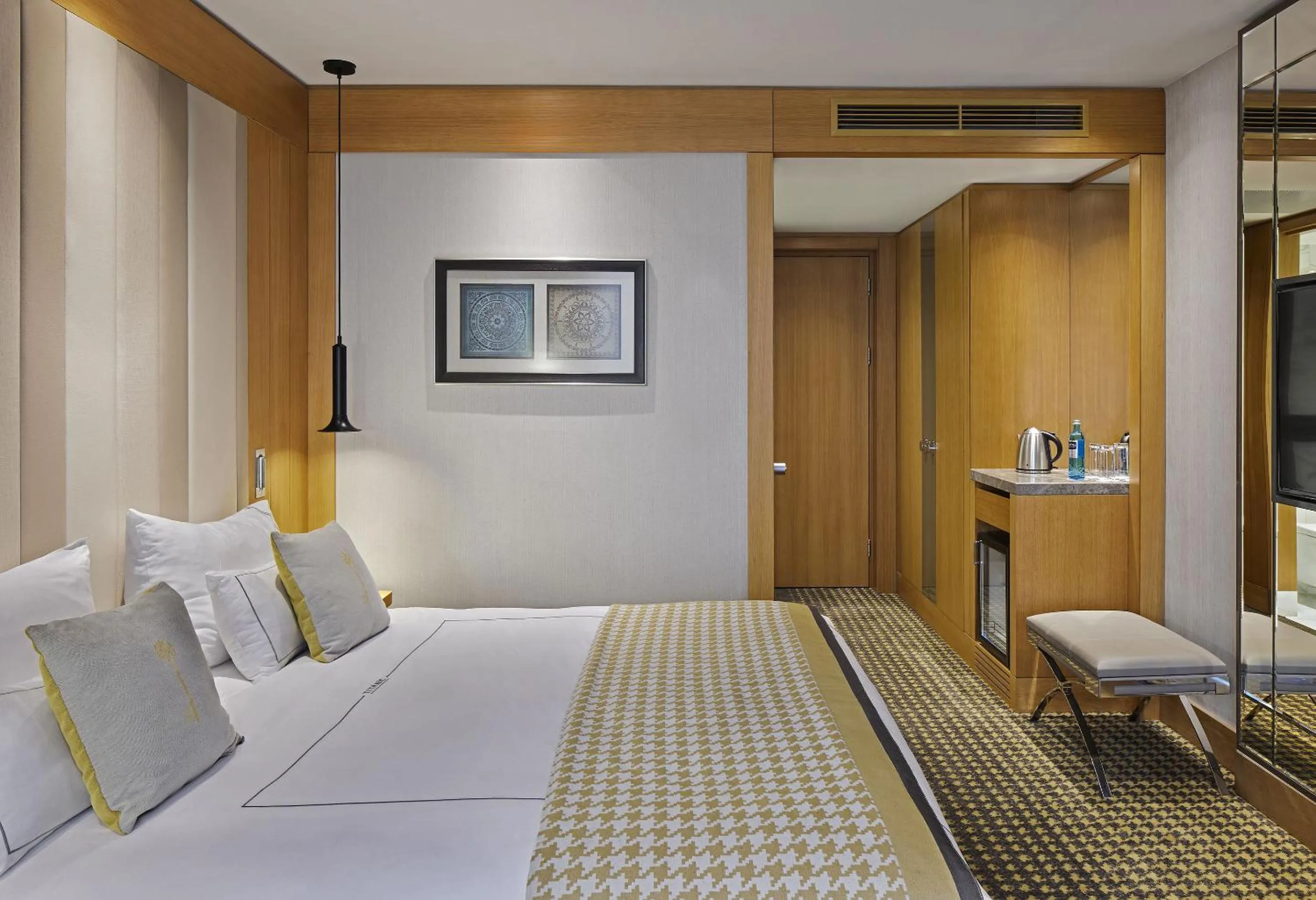 Bedroom, Bed in TITANIC Chaussee Berlin