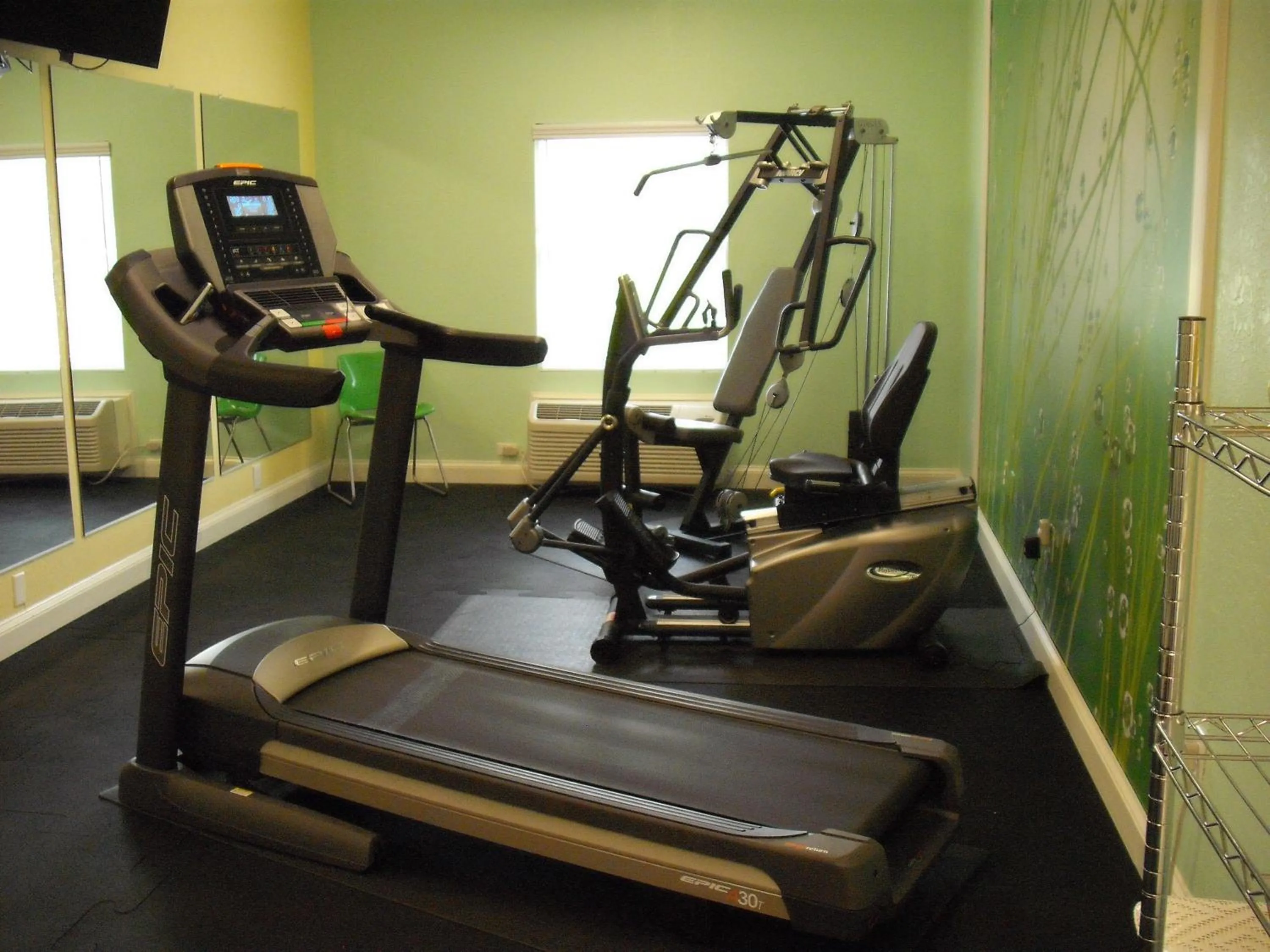 Fitness centre/facilities in Mountain Inn & Suites