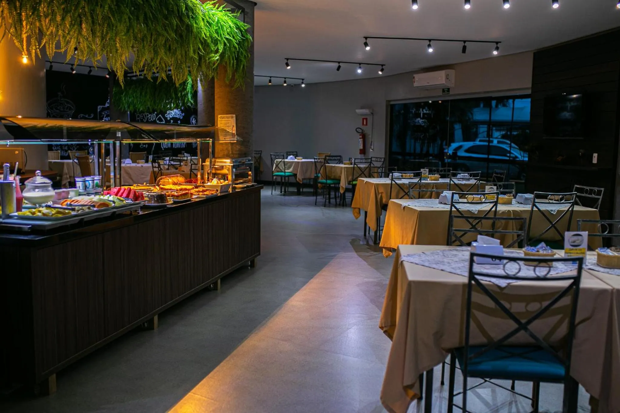 Restaurant/places to eat in Hotel Opuka