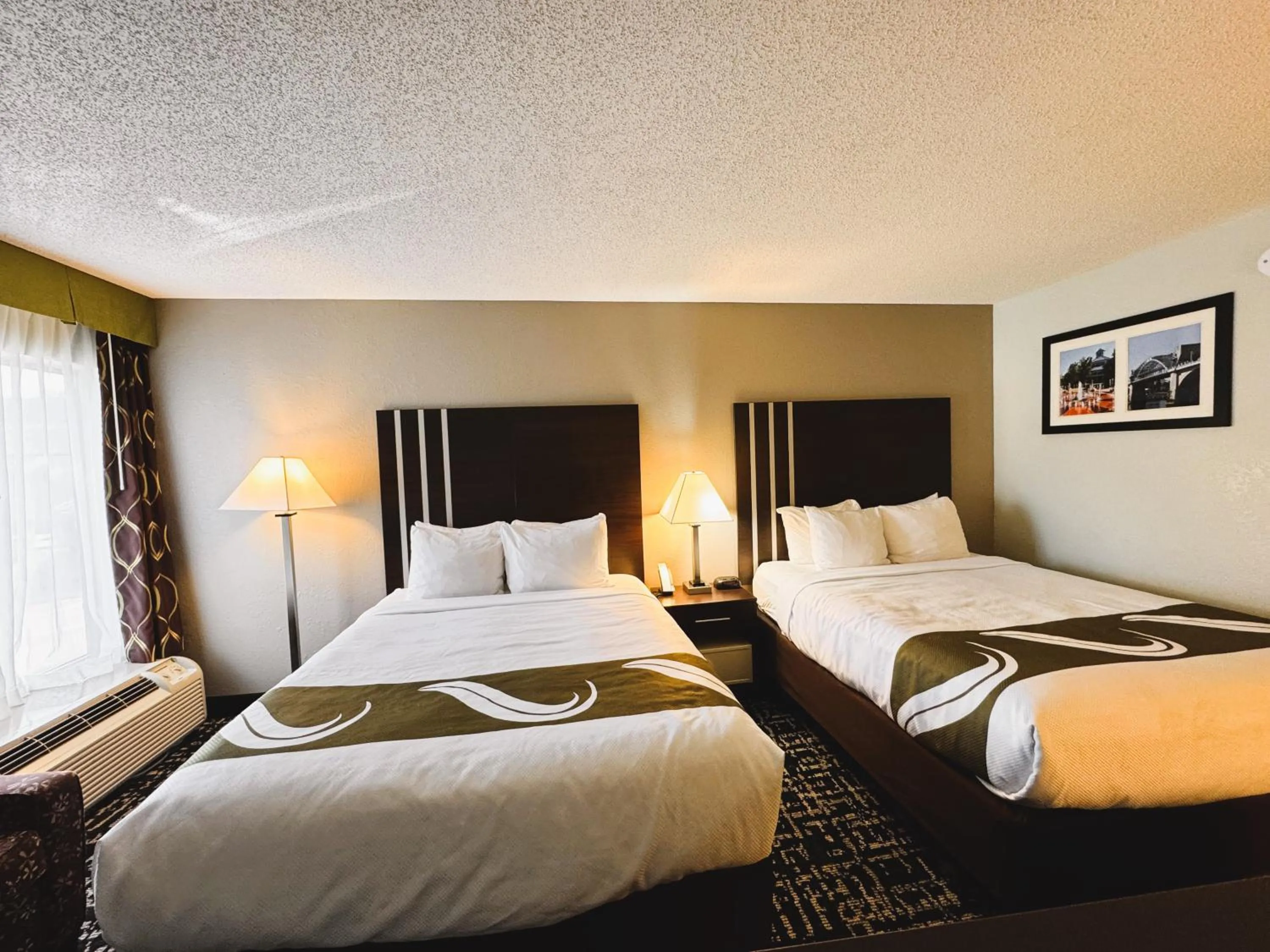 Bed in Quality Inn Cleveland North