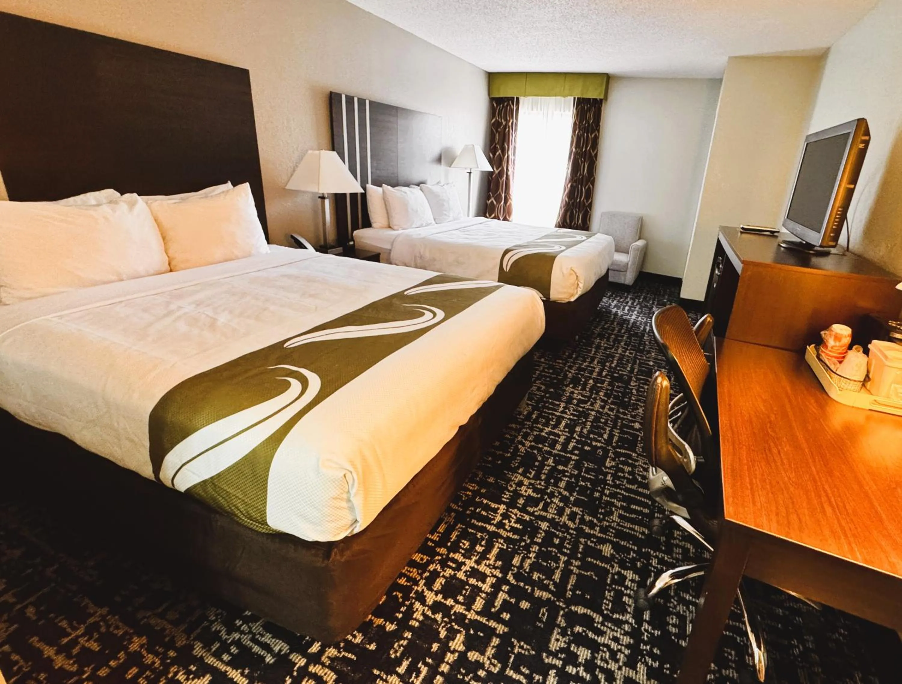 Bed in Quality Inn Cleveland North