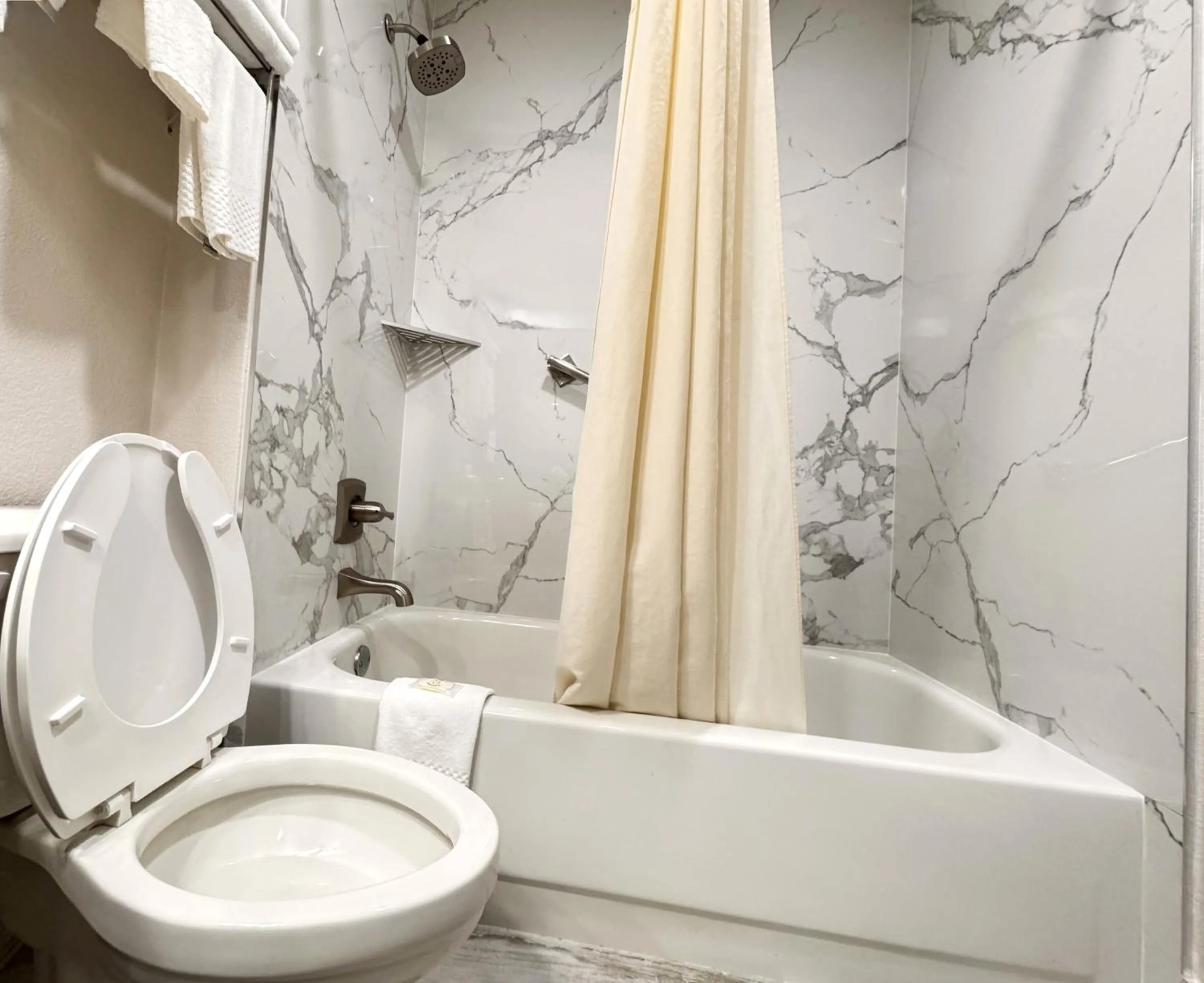 Bathroom in Quality Inn Cleveland North