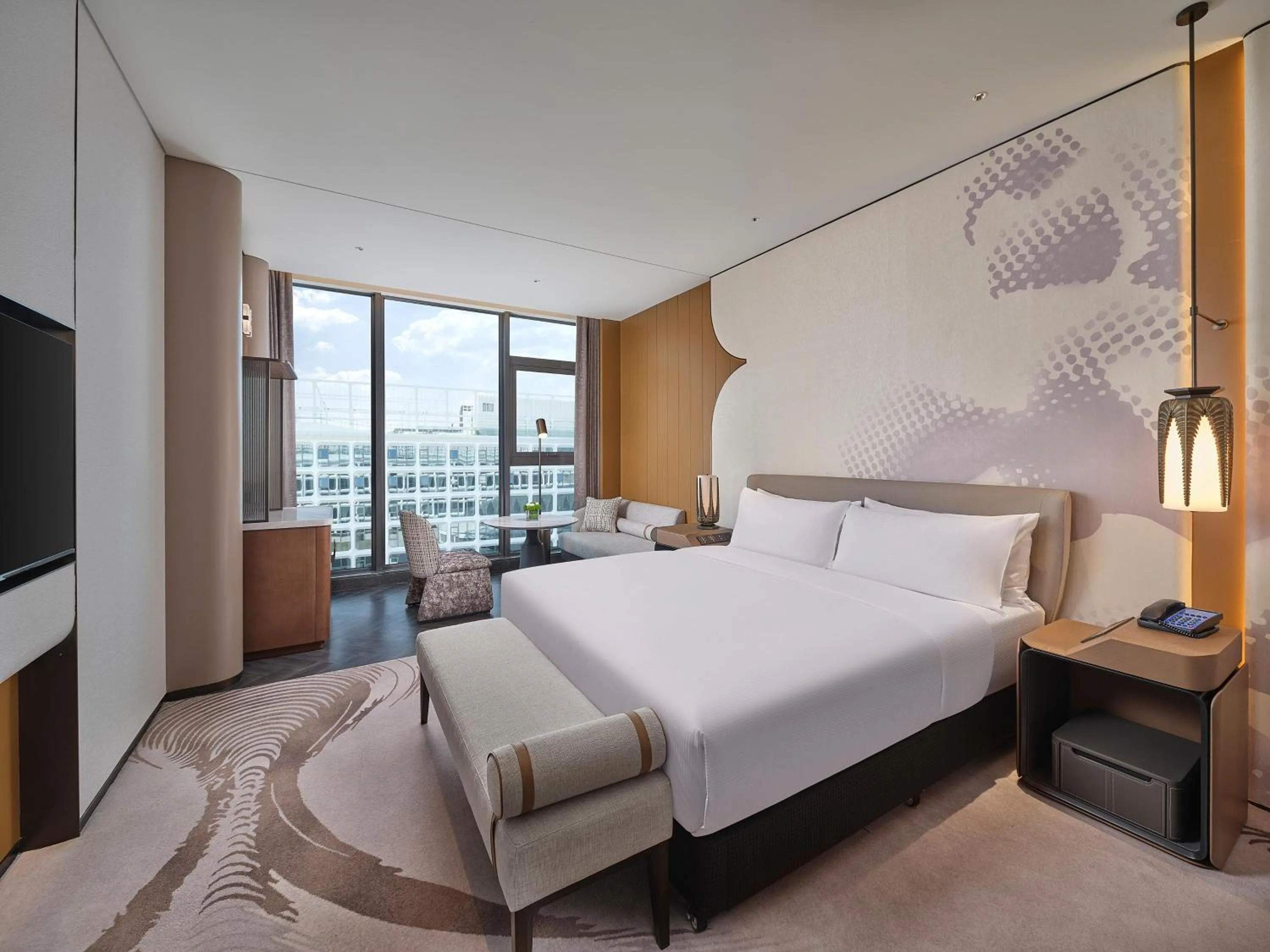 Bed in Hilton Guangzhou Baiyun Airport