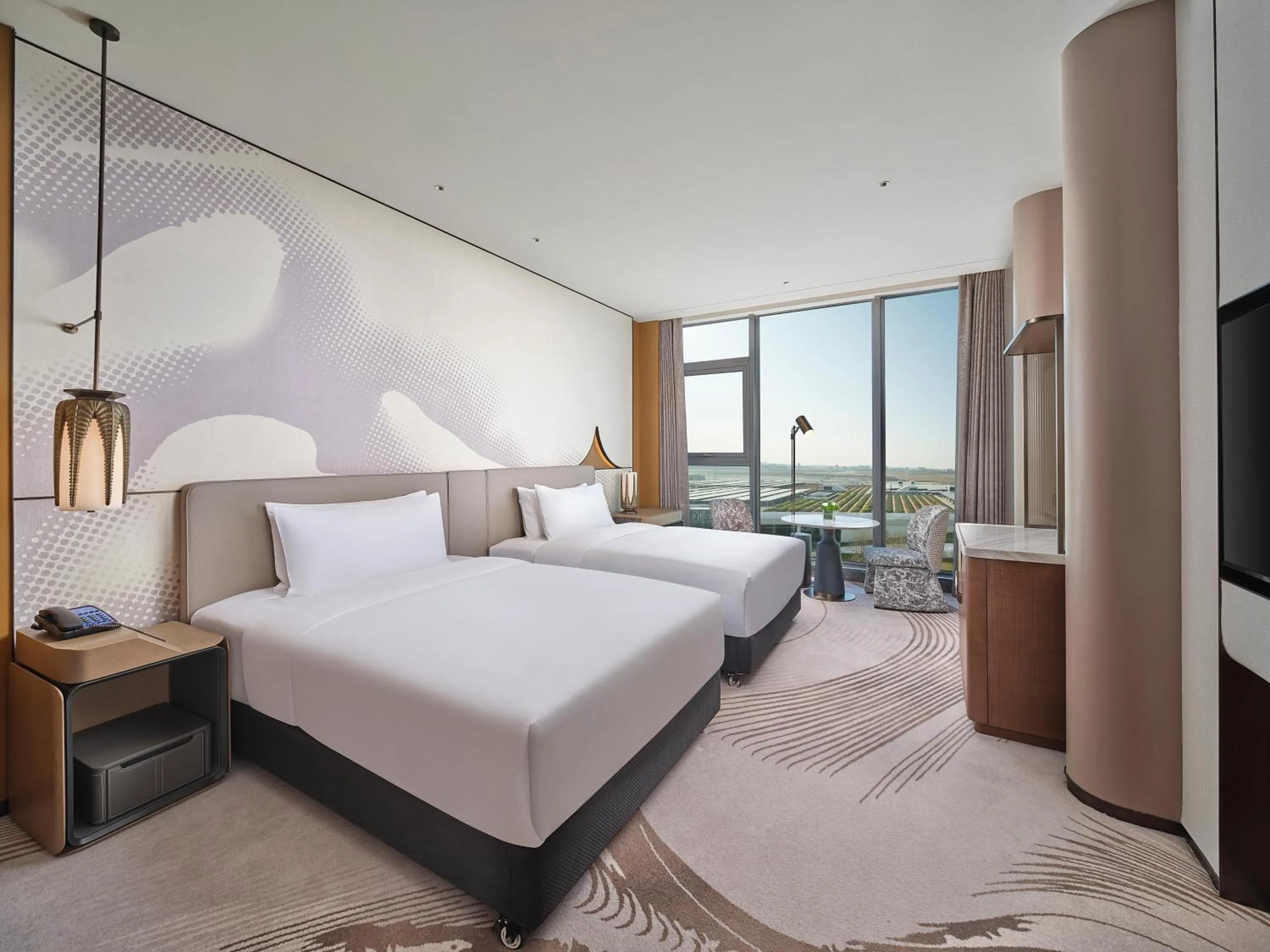Photo of the whole room, Bed in Hilton Guangzhou Baiyun Airport