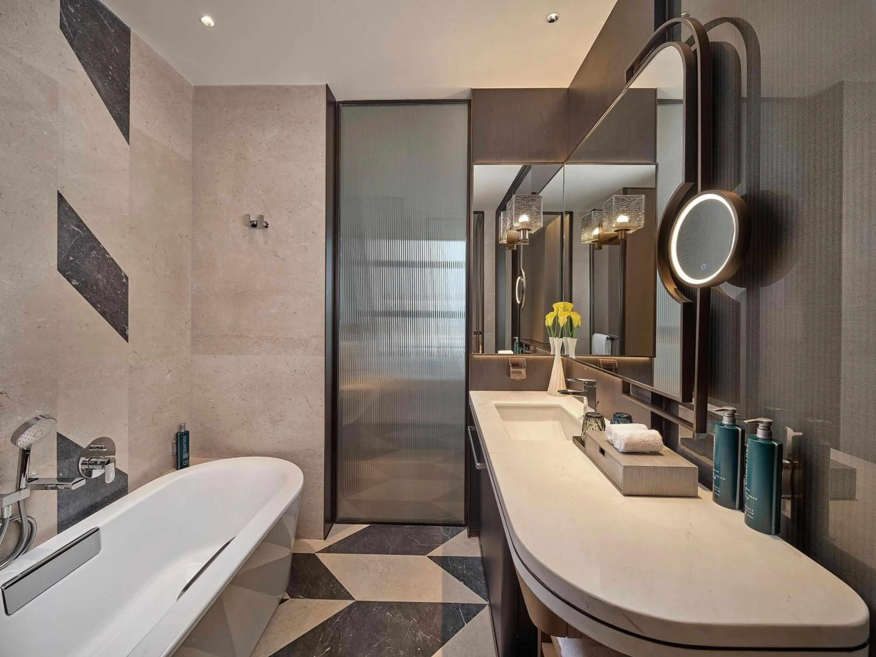 Bathroom in Hilton Guangzhou Baiyun Airport