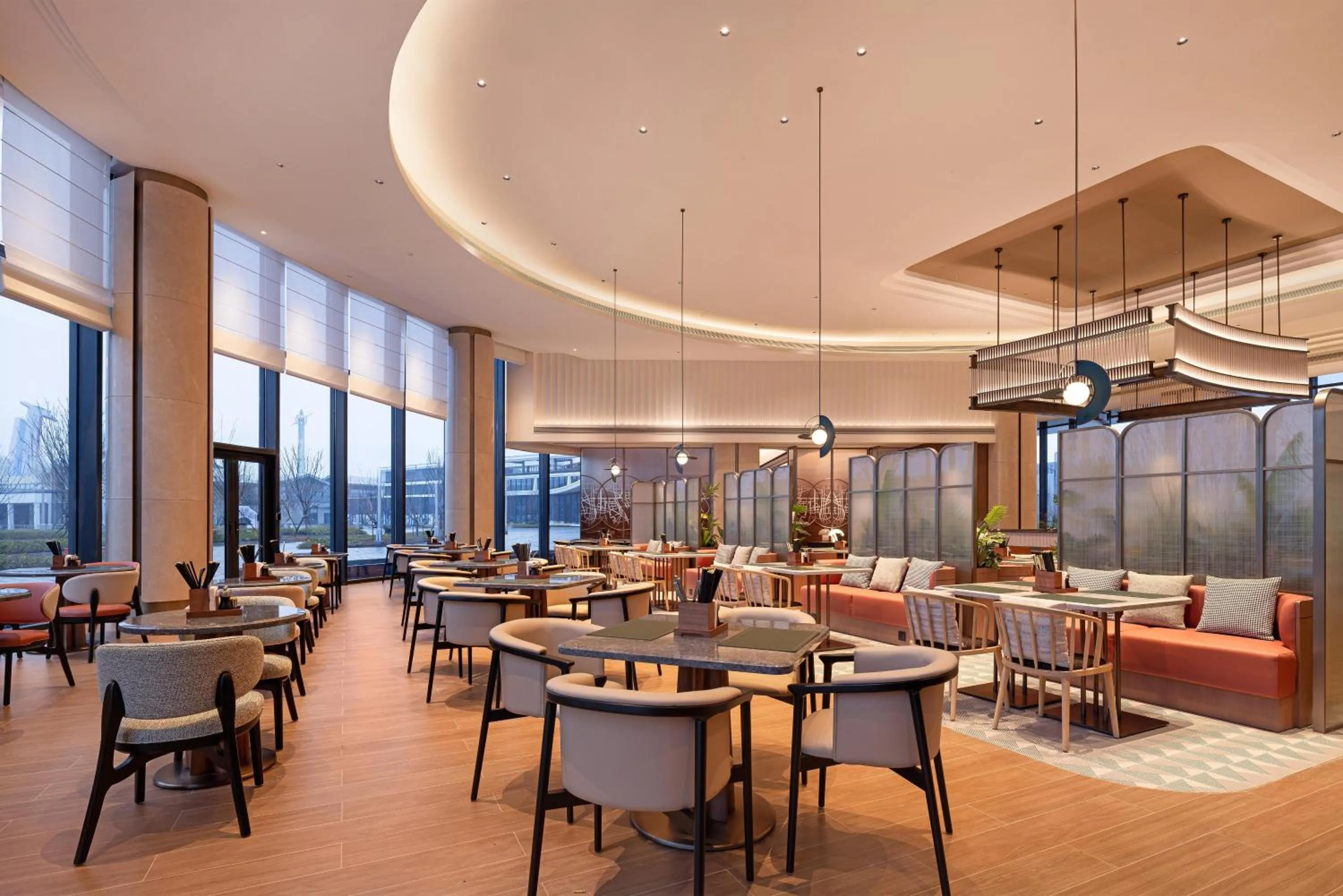 Restaurant/places to eat in Hilton Garden Inn Huangshi Dinosaur Wonderland