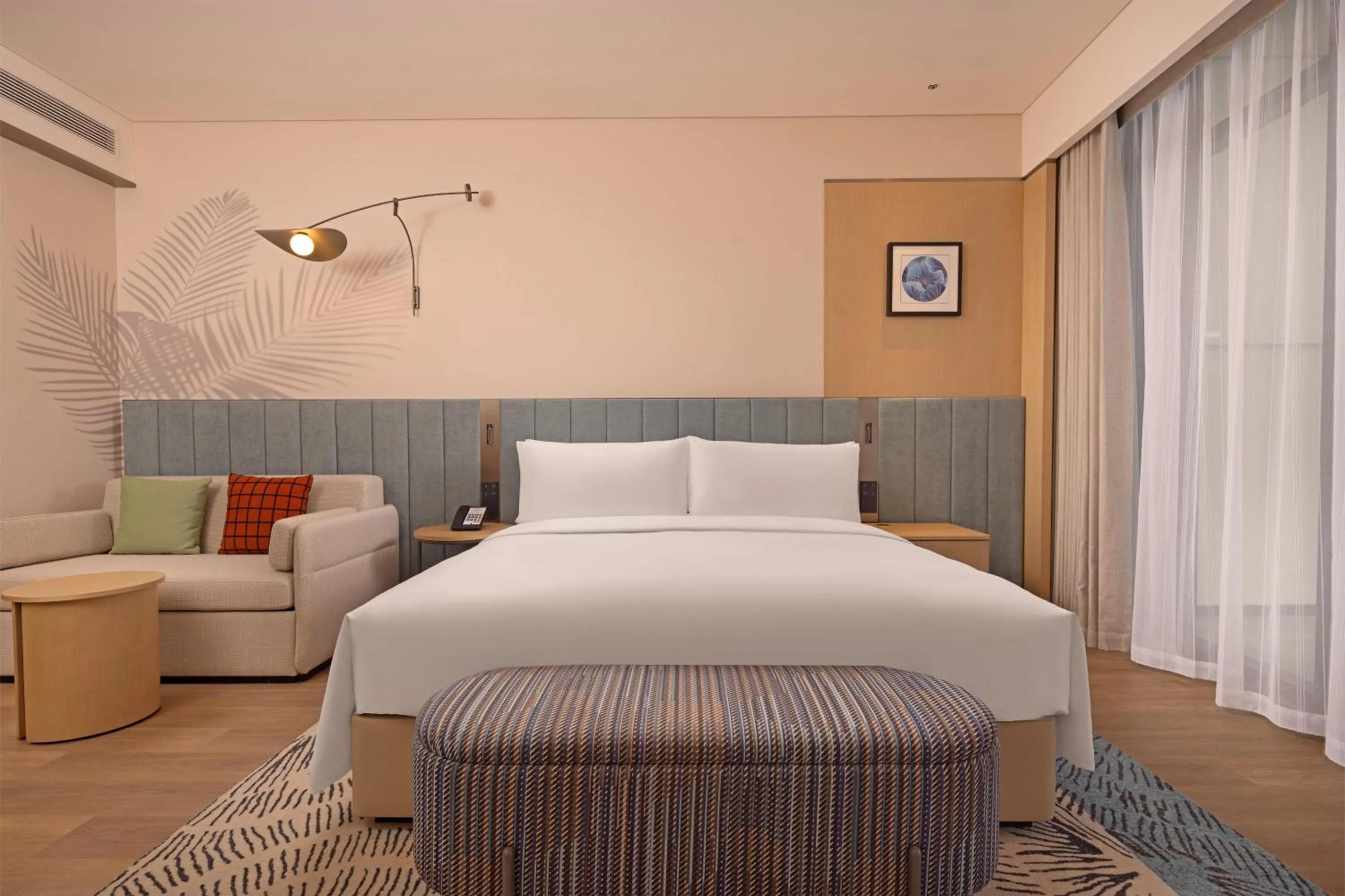 Living room, Bed in Hilton Garden Inn Huangshi Dinosaur Wonderland