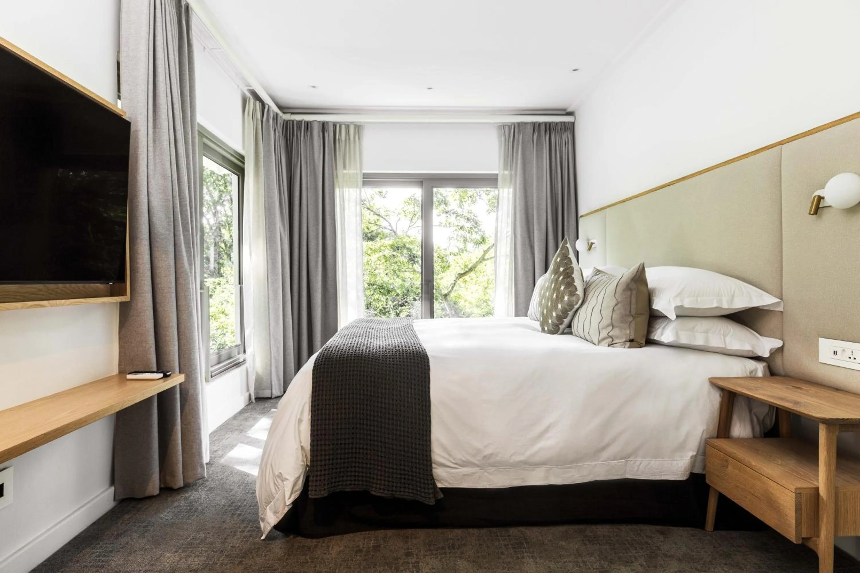 Bedroom, Bed in Vineyard Hotel