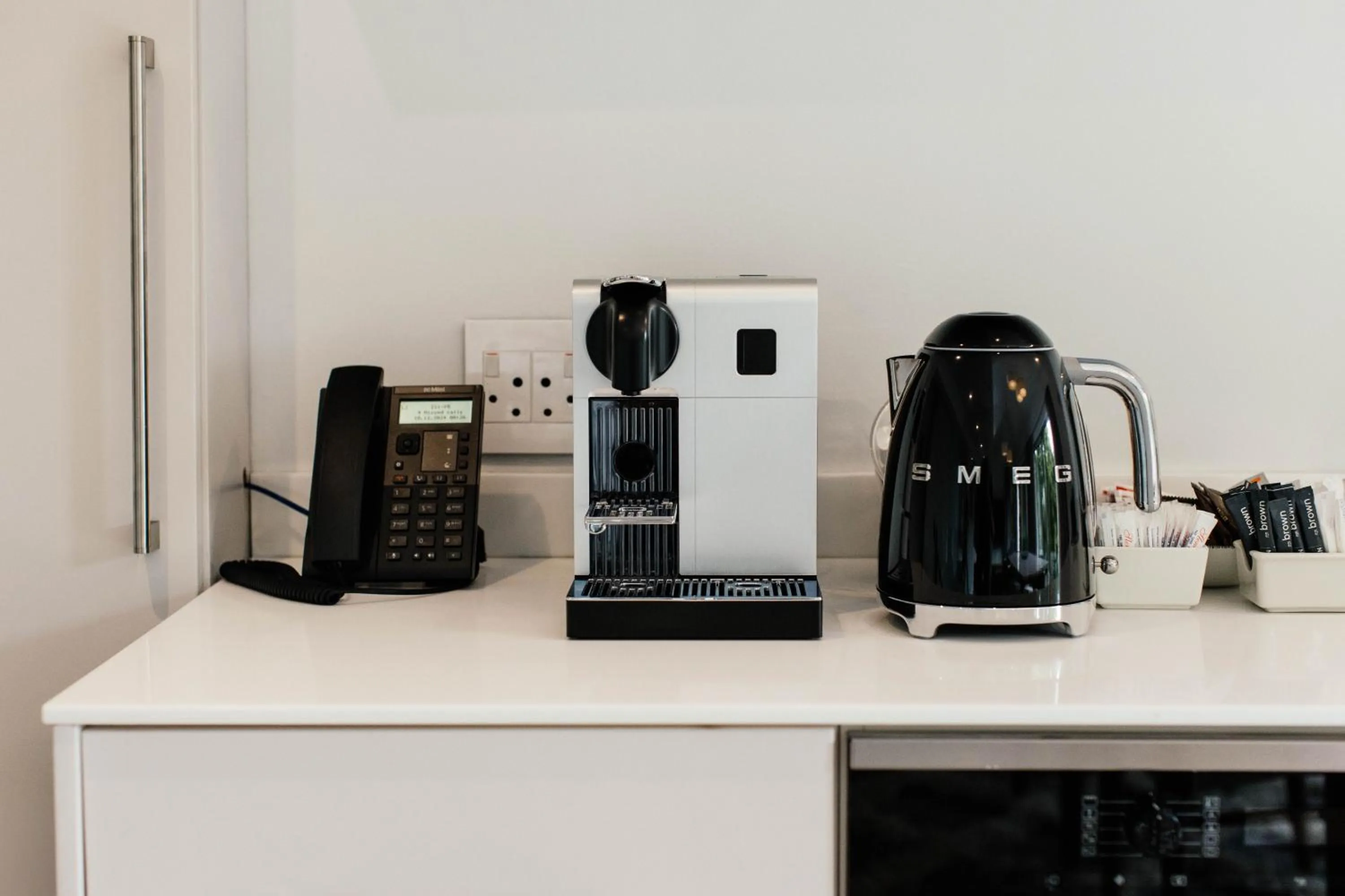 Coffee/tea facilities in Vineyard Hotel