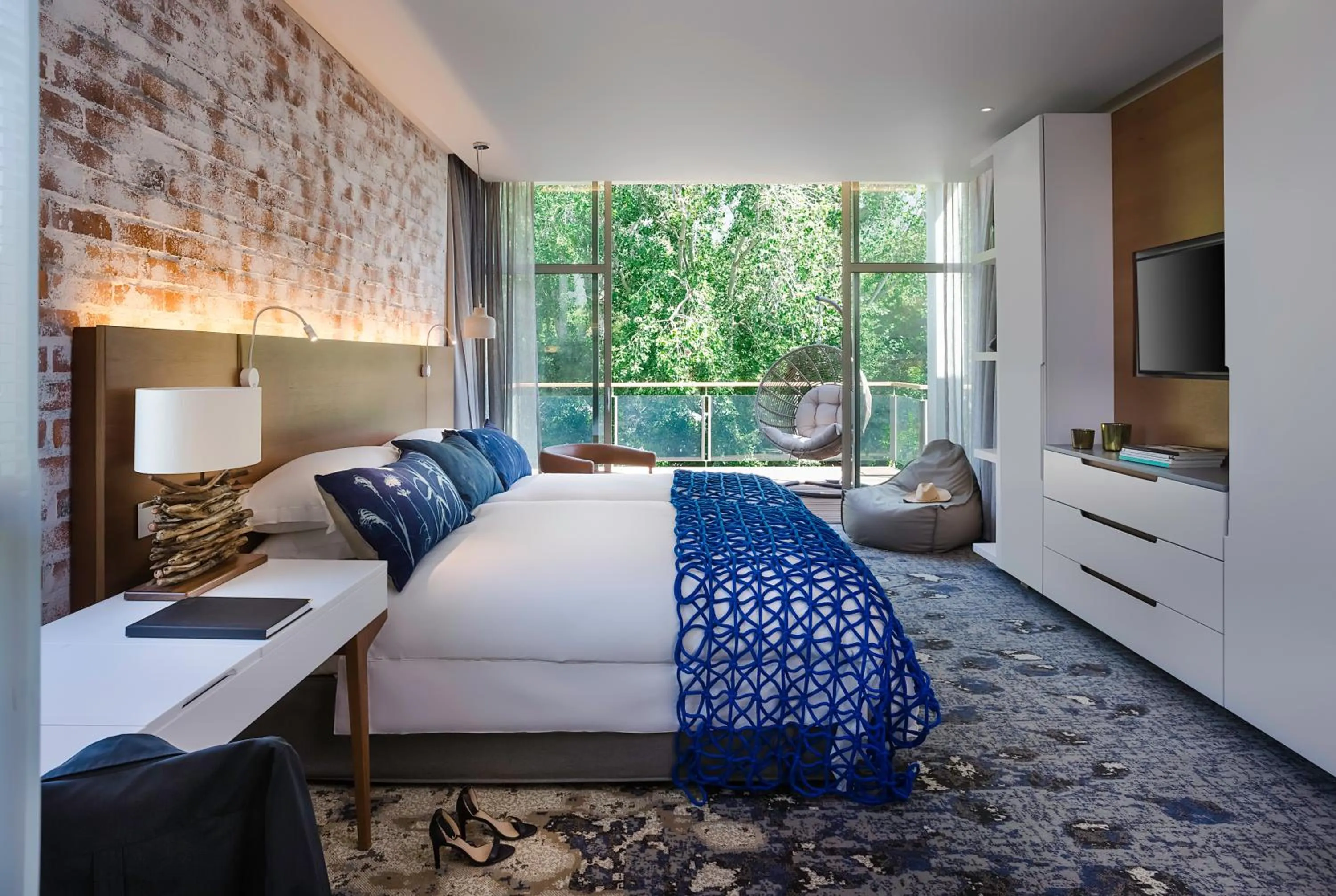 Photo of the whole room, Bed in Vineyard Hotel