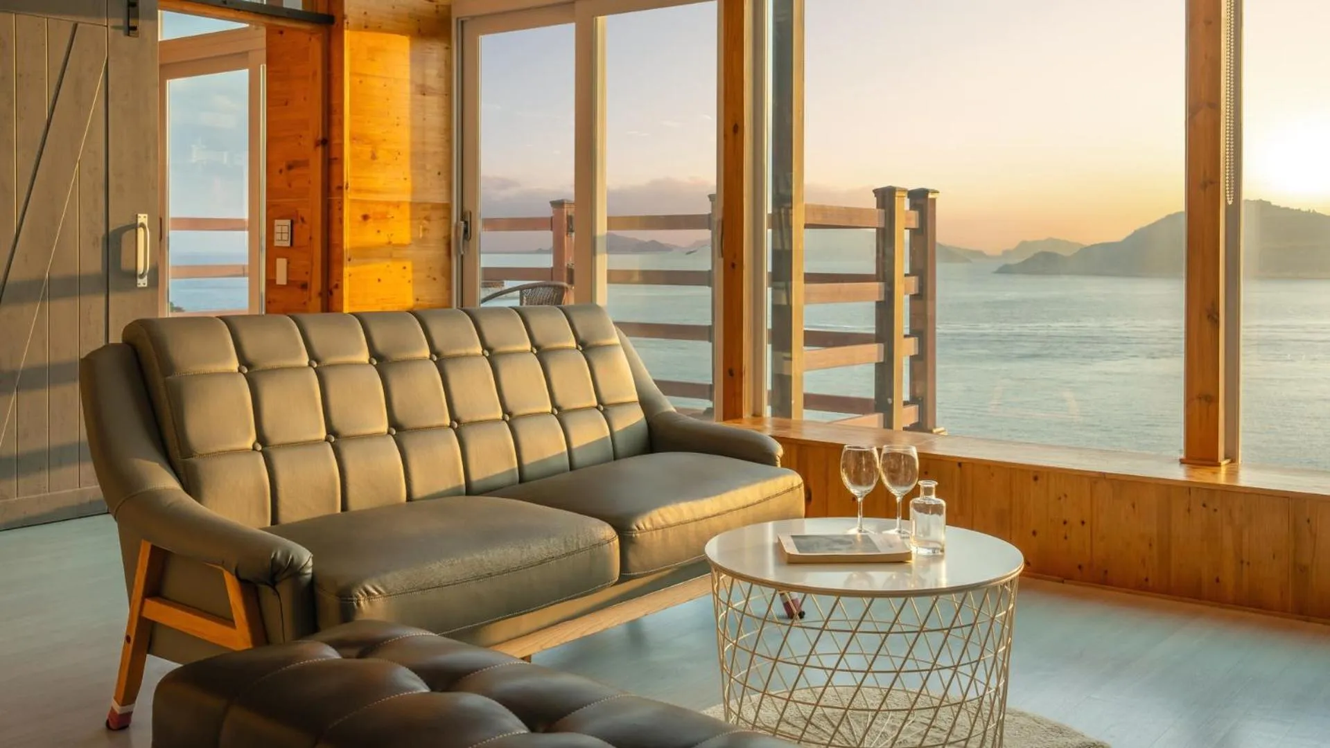 Property building in Geoje Inbito Pension