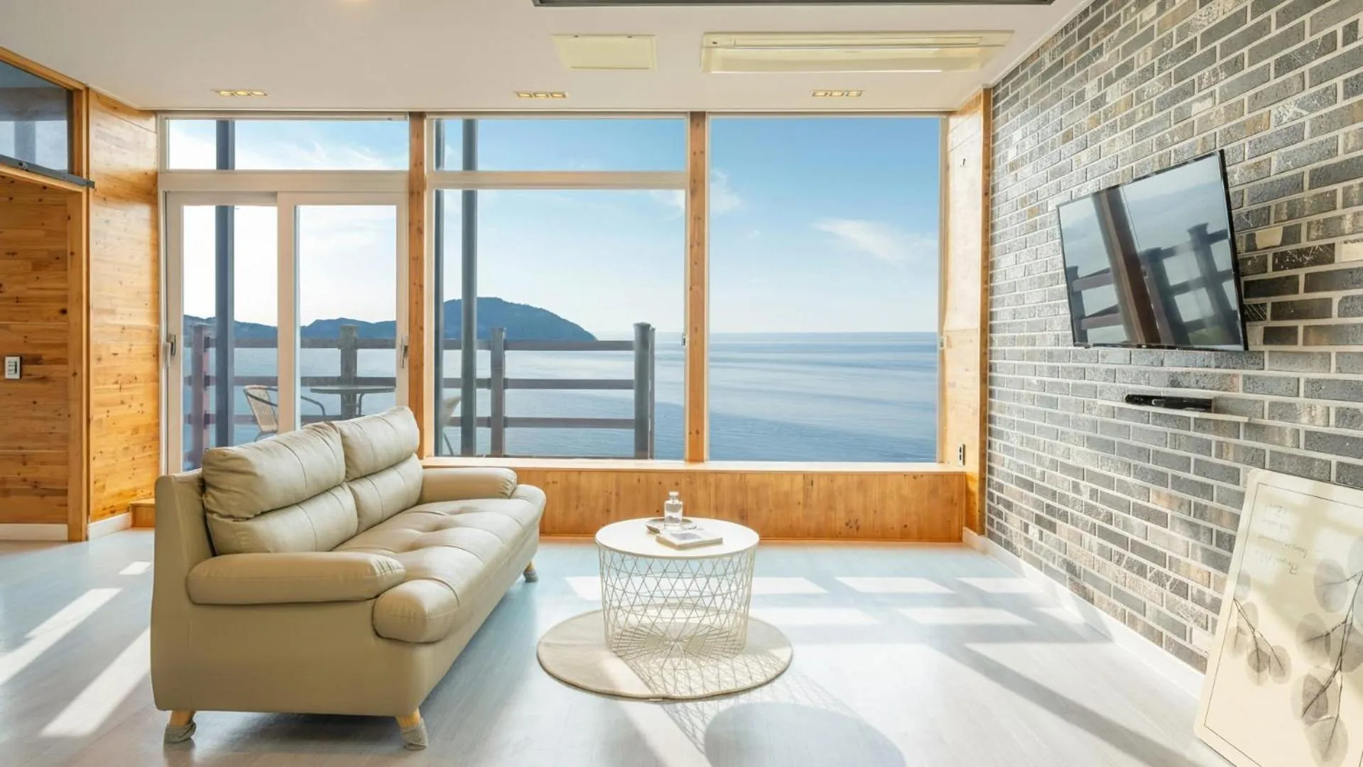 Property building in Geoje Inbito Pension