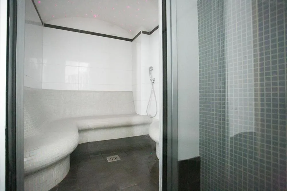 Steam room in Hotel Smeraldo