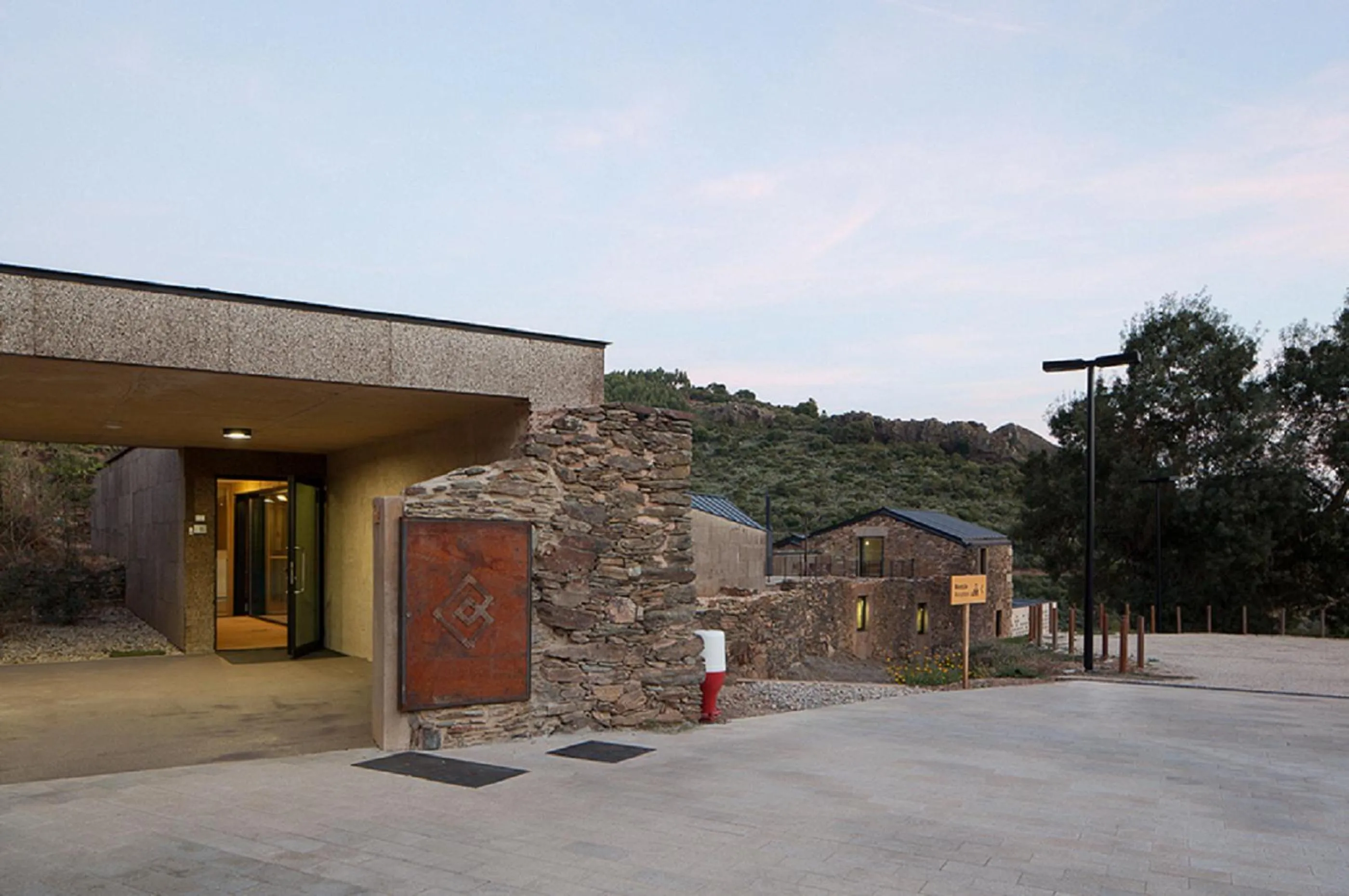 Facade/entrance in Colmeal Countryside Hotel