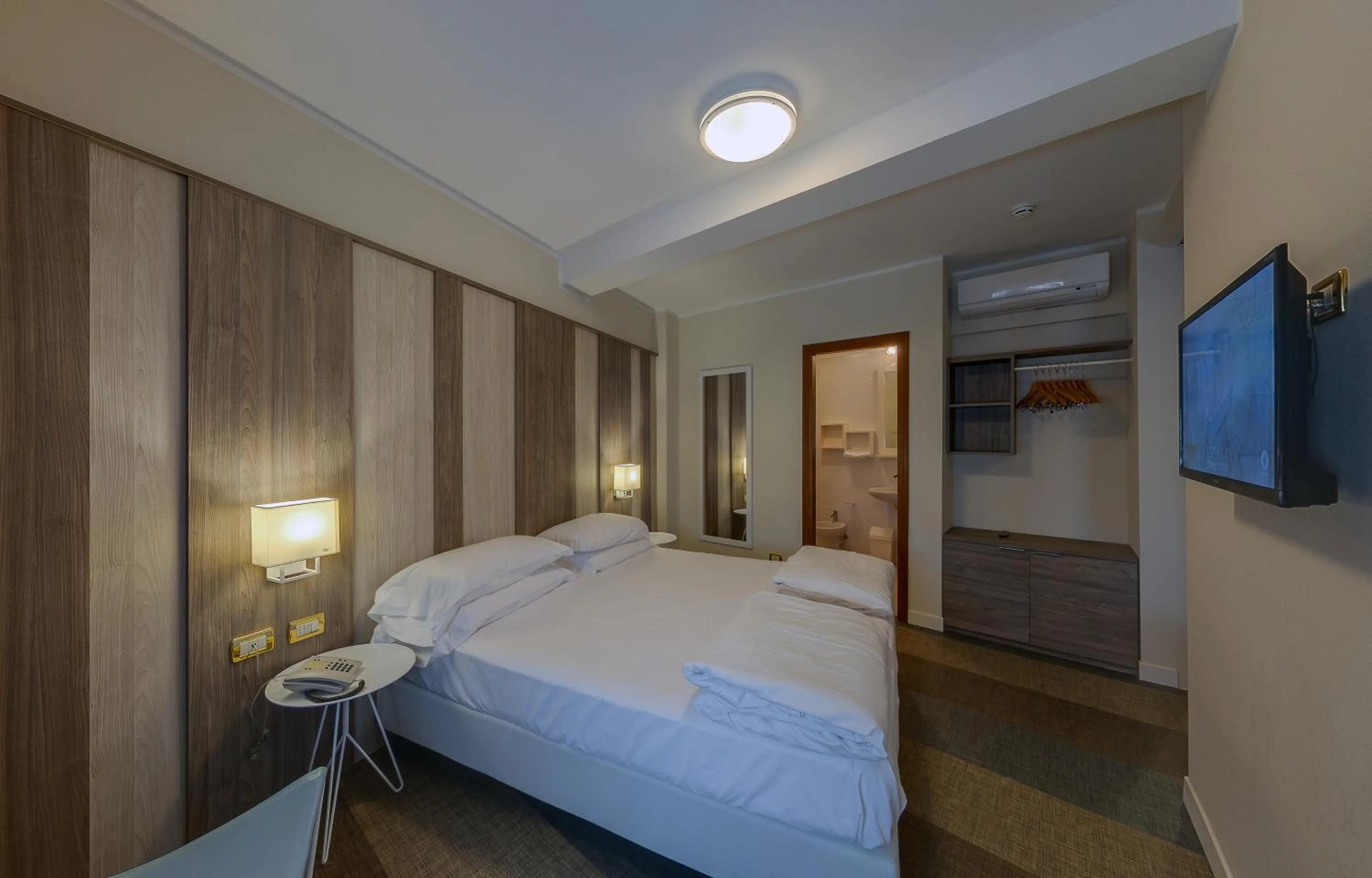 Photo of the whole room, Bed in Hotel Europa