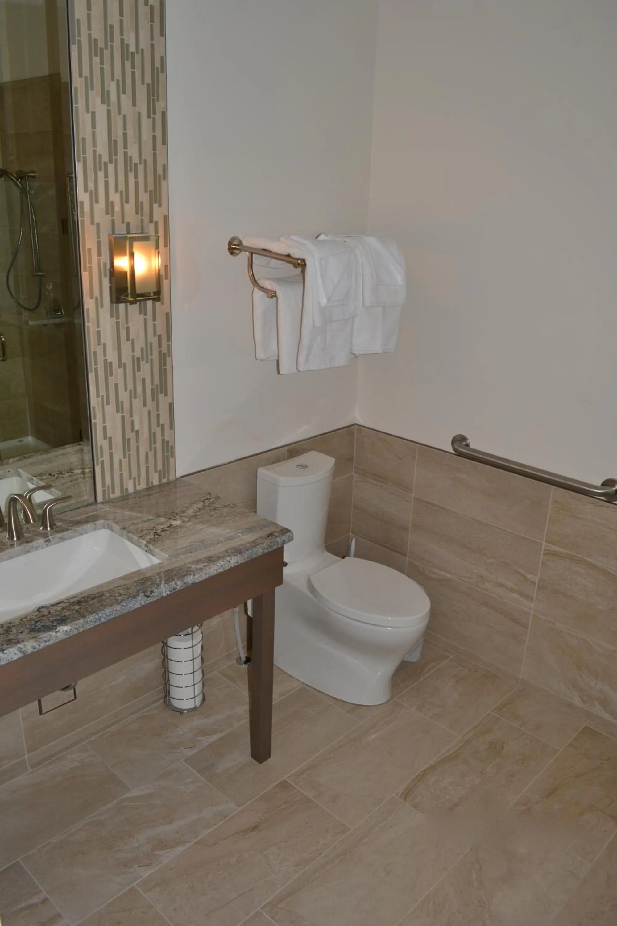 Bathroom in Radium Elk Park B & B