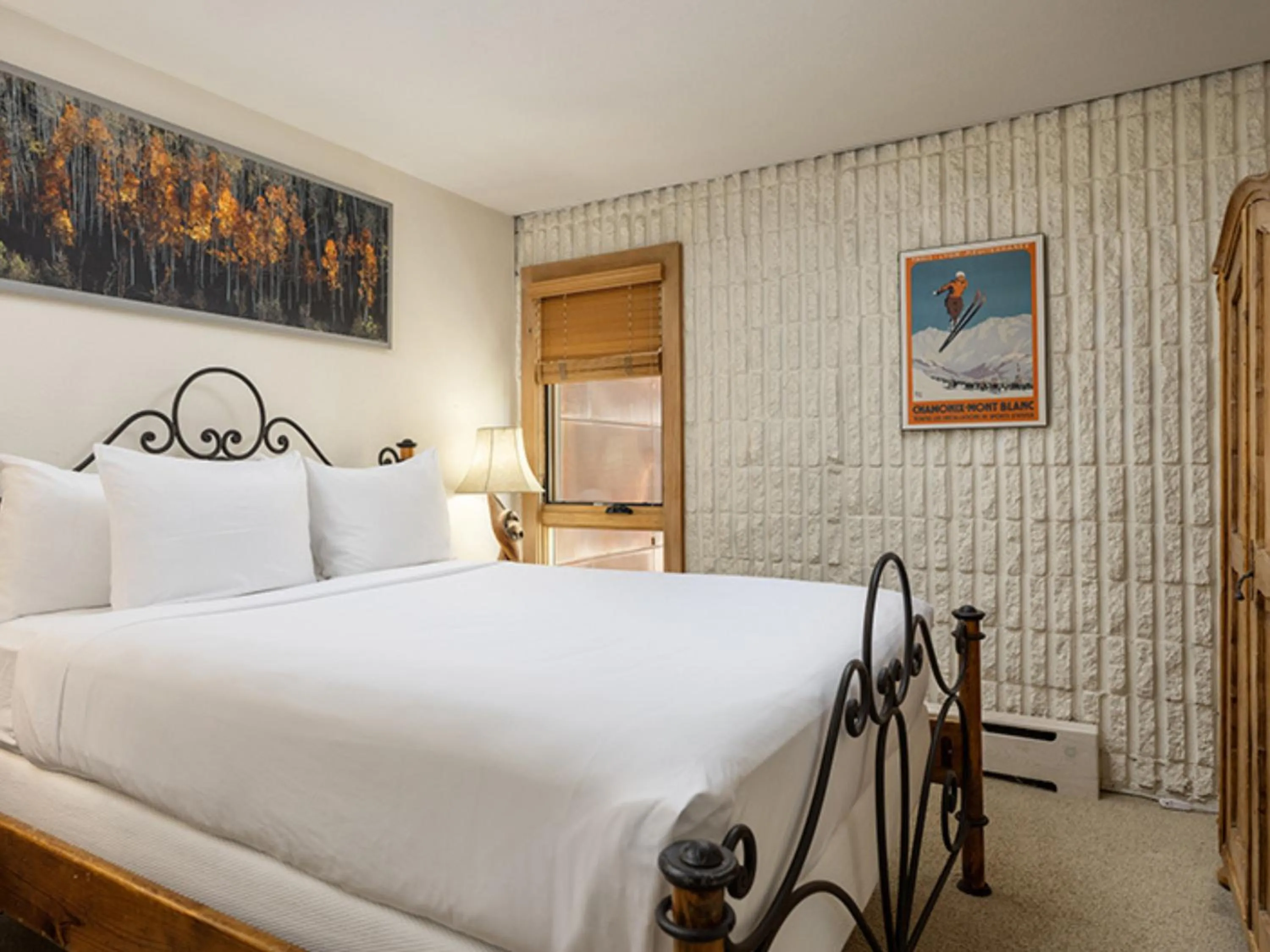 Bedroom, Bed in Vail 21 - CoralTree Residence Collection