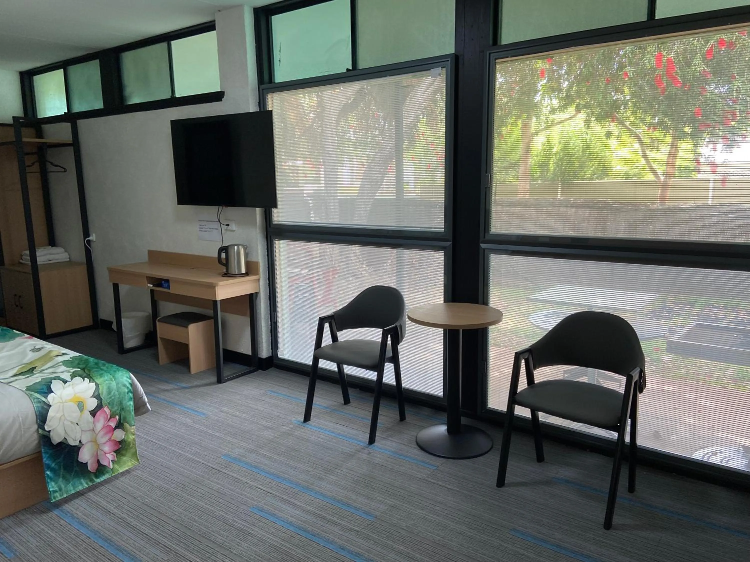 Seating area in Jasper Motor Inn