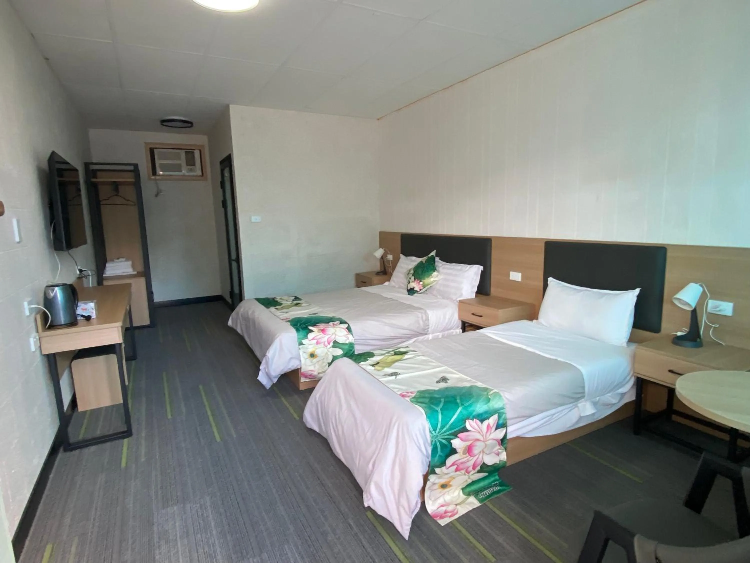 Standard Twin Room in Jasper Motor Inn