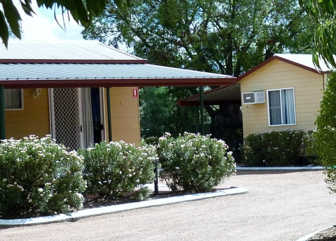 Family Cabin in Roma Aussie Tourist Park Family Cabin in Roma Aussie Tourist Park