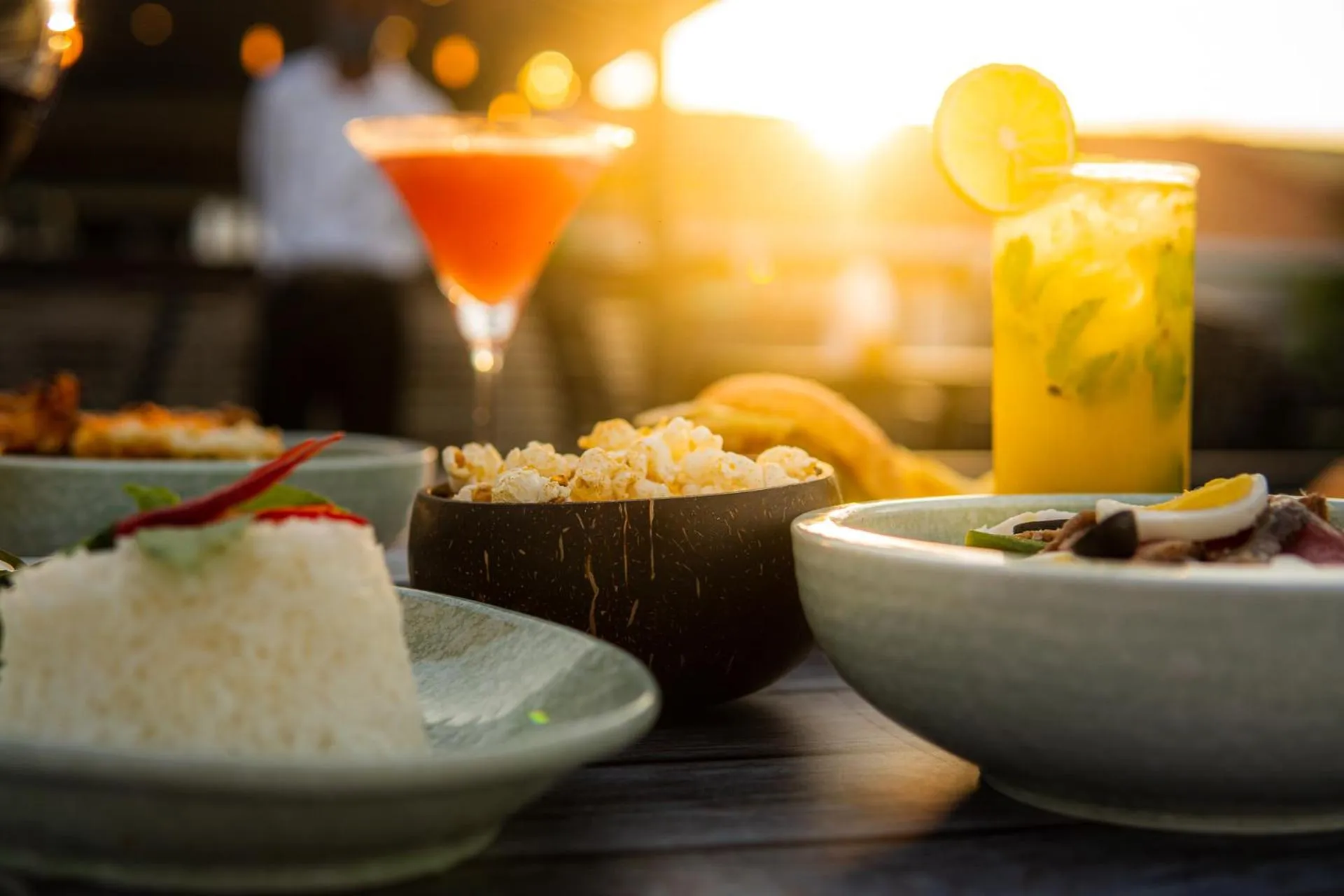 Food and drinks in Amanjaya Pancam Suites Hotel