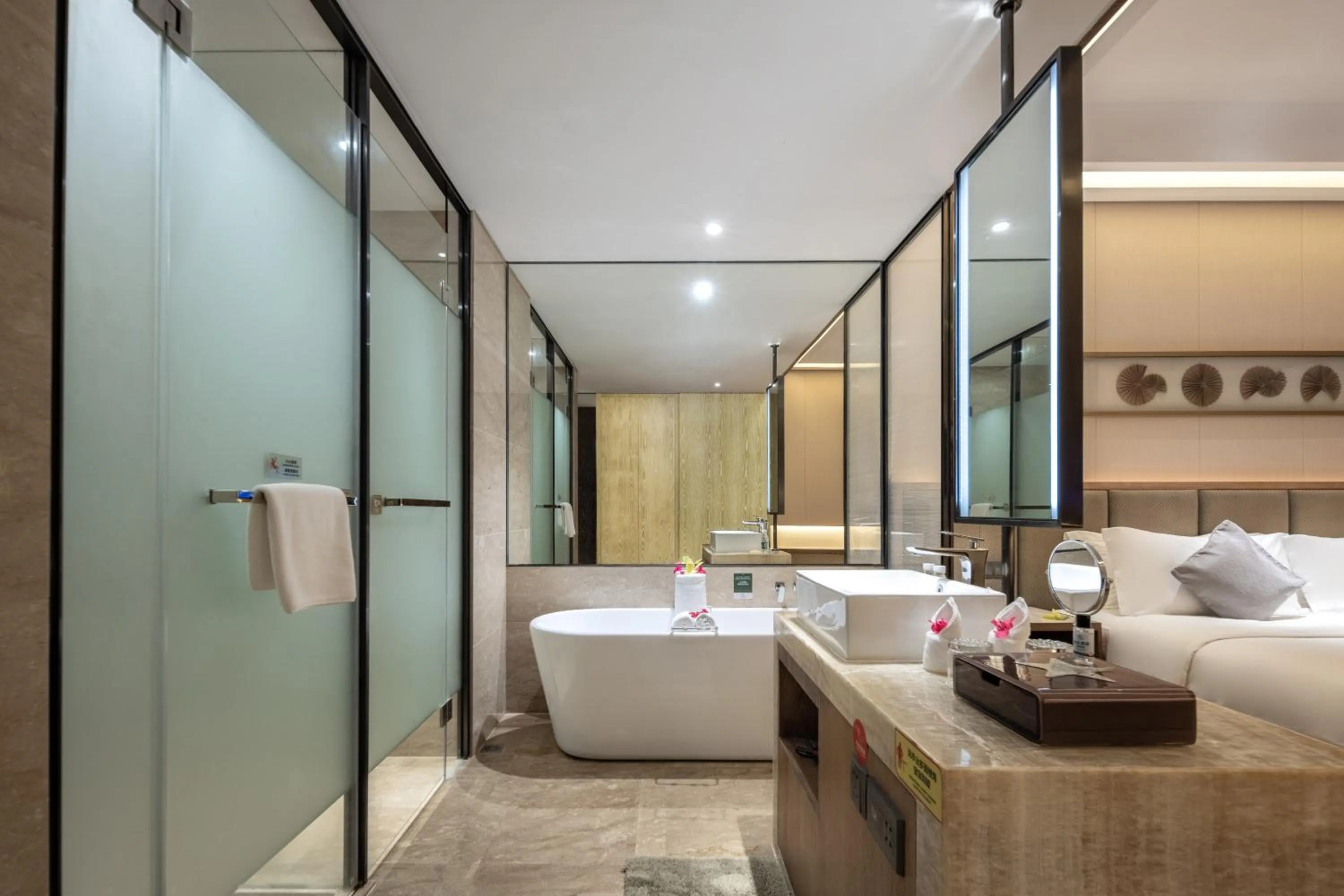Bathroom, Bed in Harman Resort Hotel Sanya