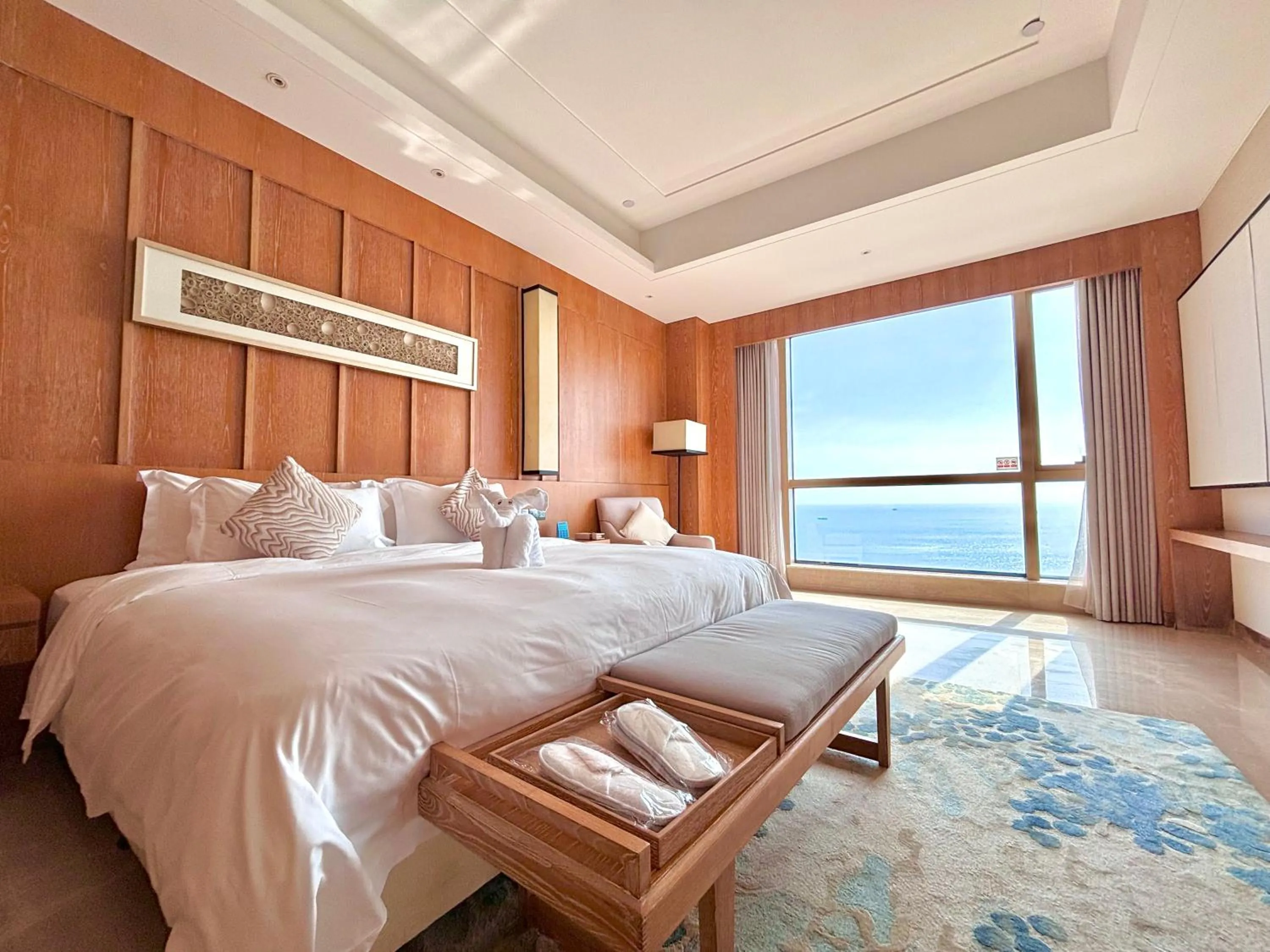 Bed in Harman Resort Hotel Sanya