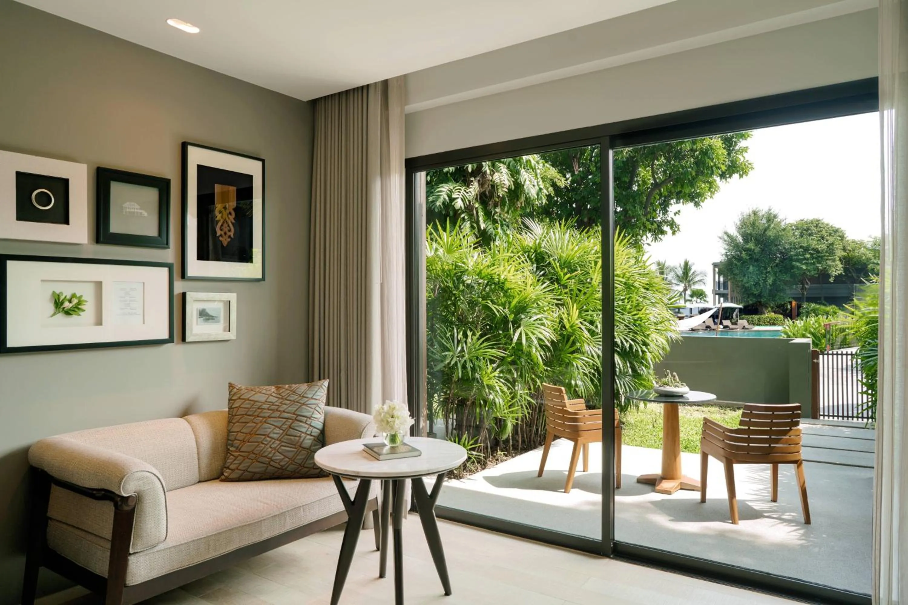 Swimming pool in Hua Hin Marriott Resort and Spa