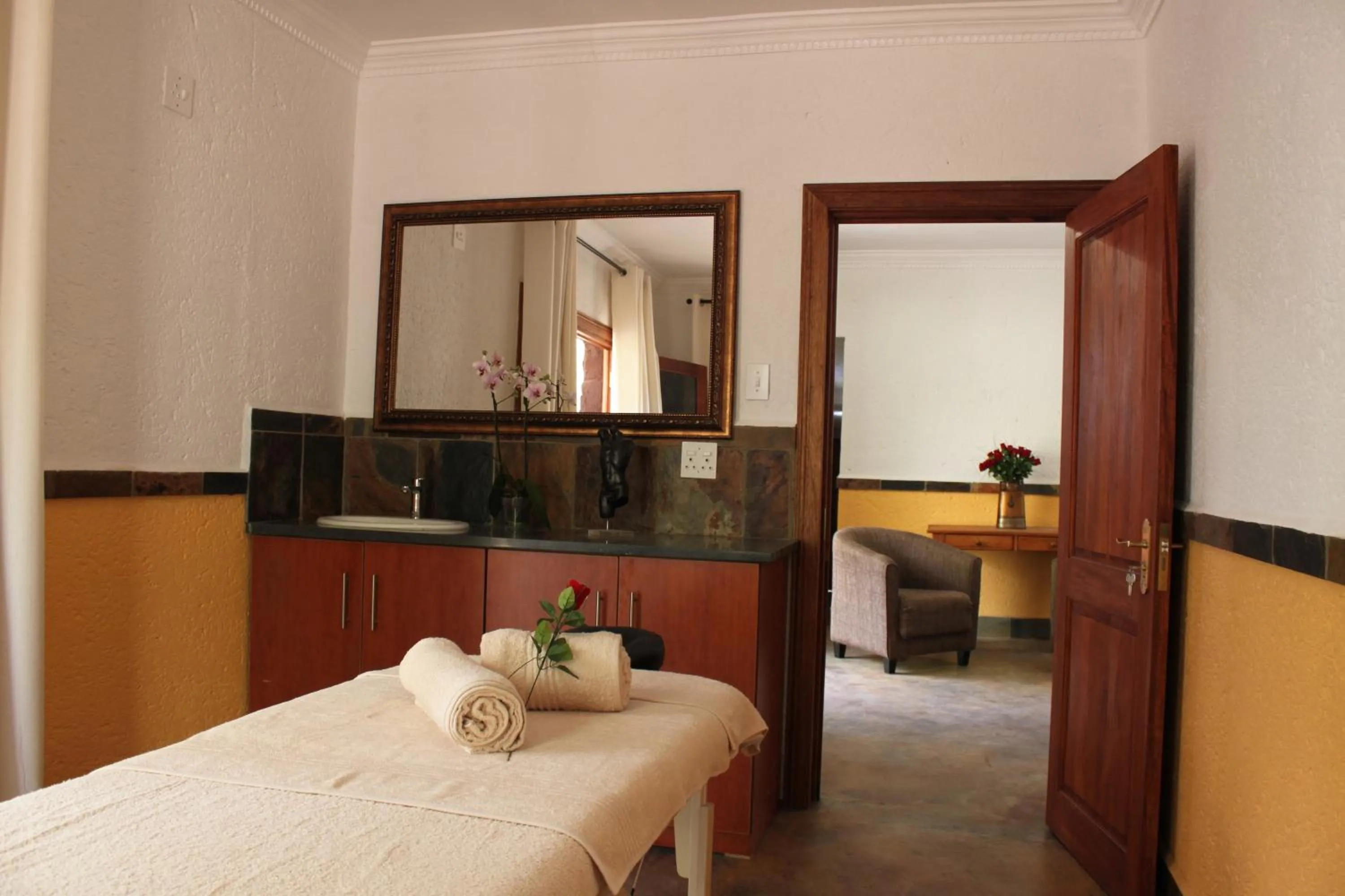 Massage, Bed in Grand Kruger Lodge and Spa