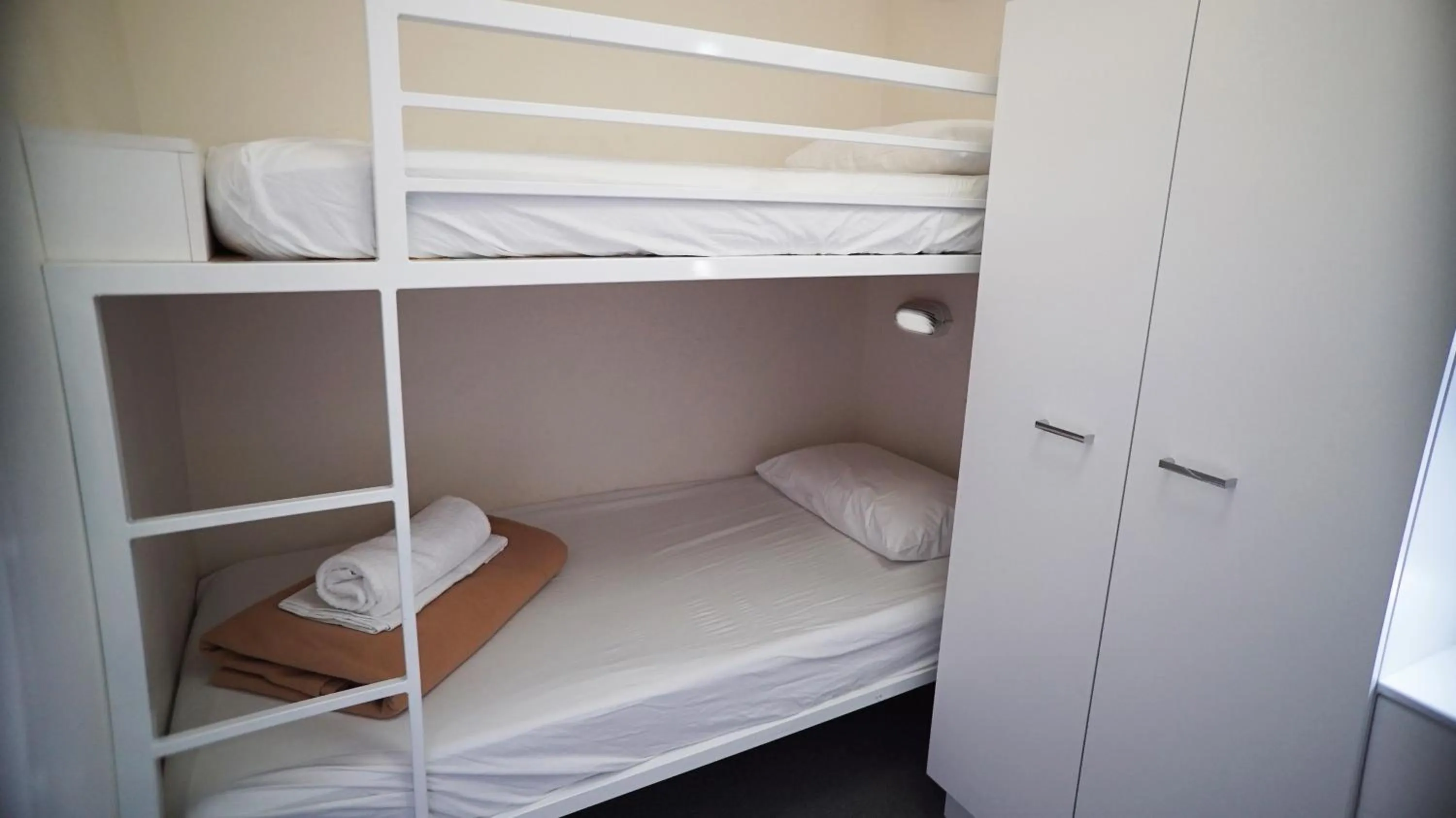 bunk bed, Bed in Ingenia Holidays Soldiers Point