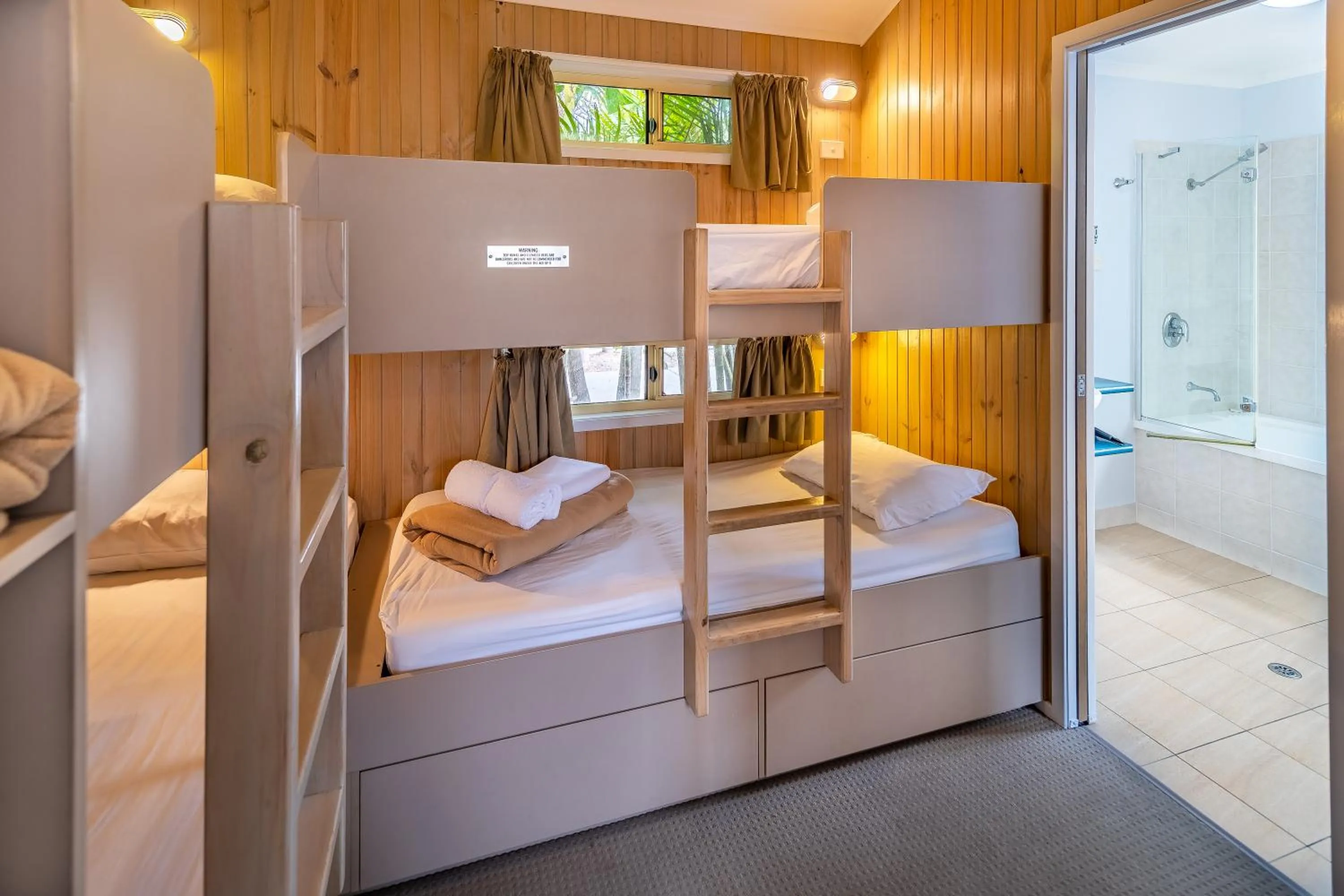 bunk bed, Bed in Ingenia Holidays Soldiers Point