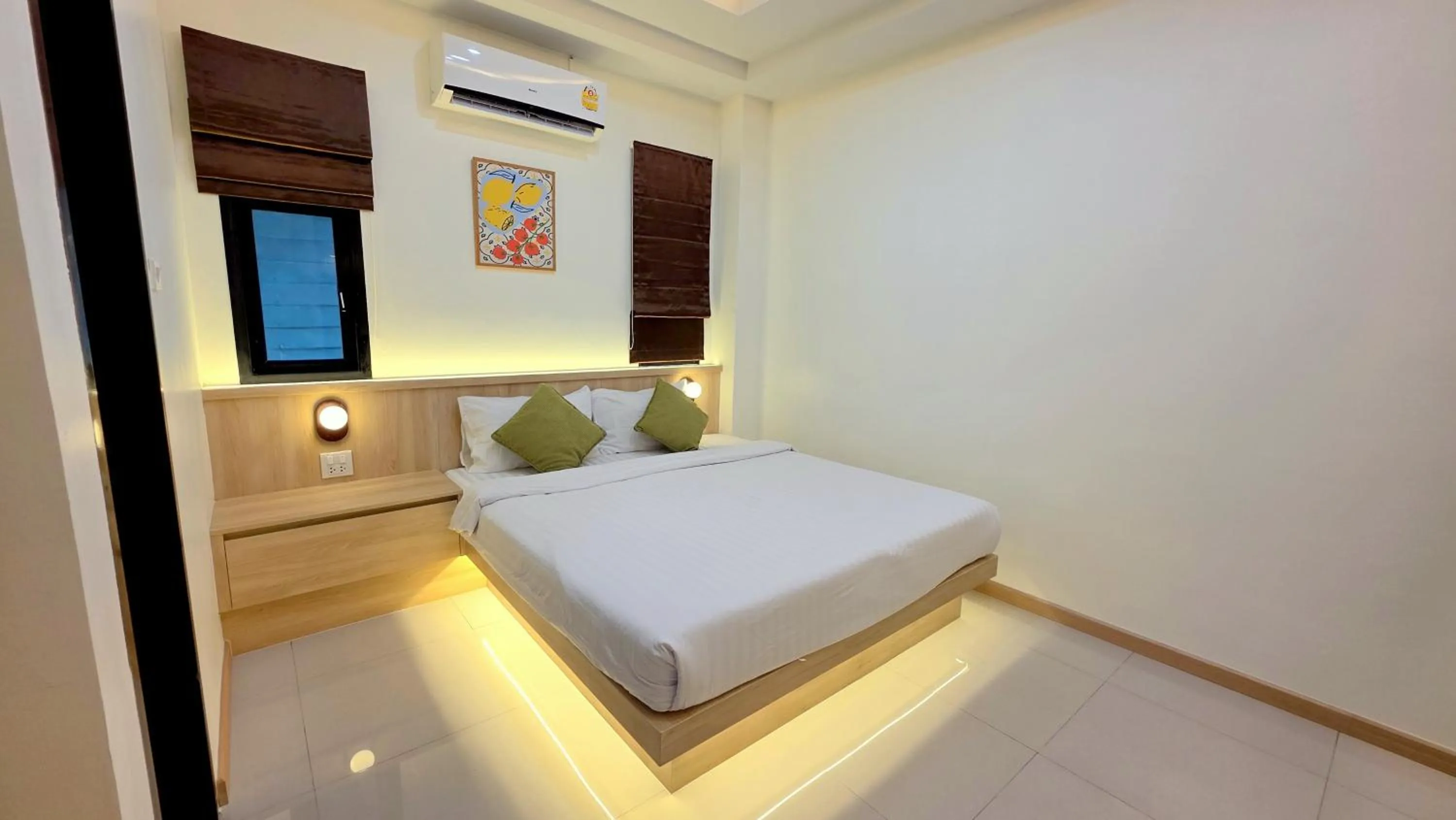 Bed in Samed Port View