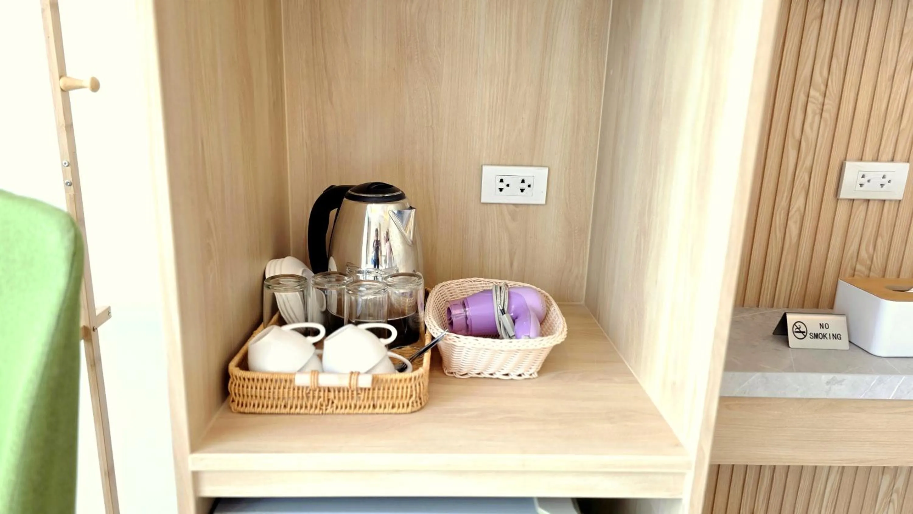 Coffee/tea facilities in Samed Port View