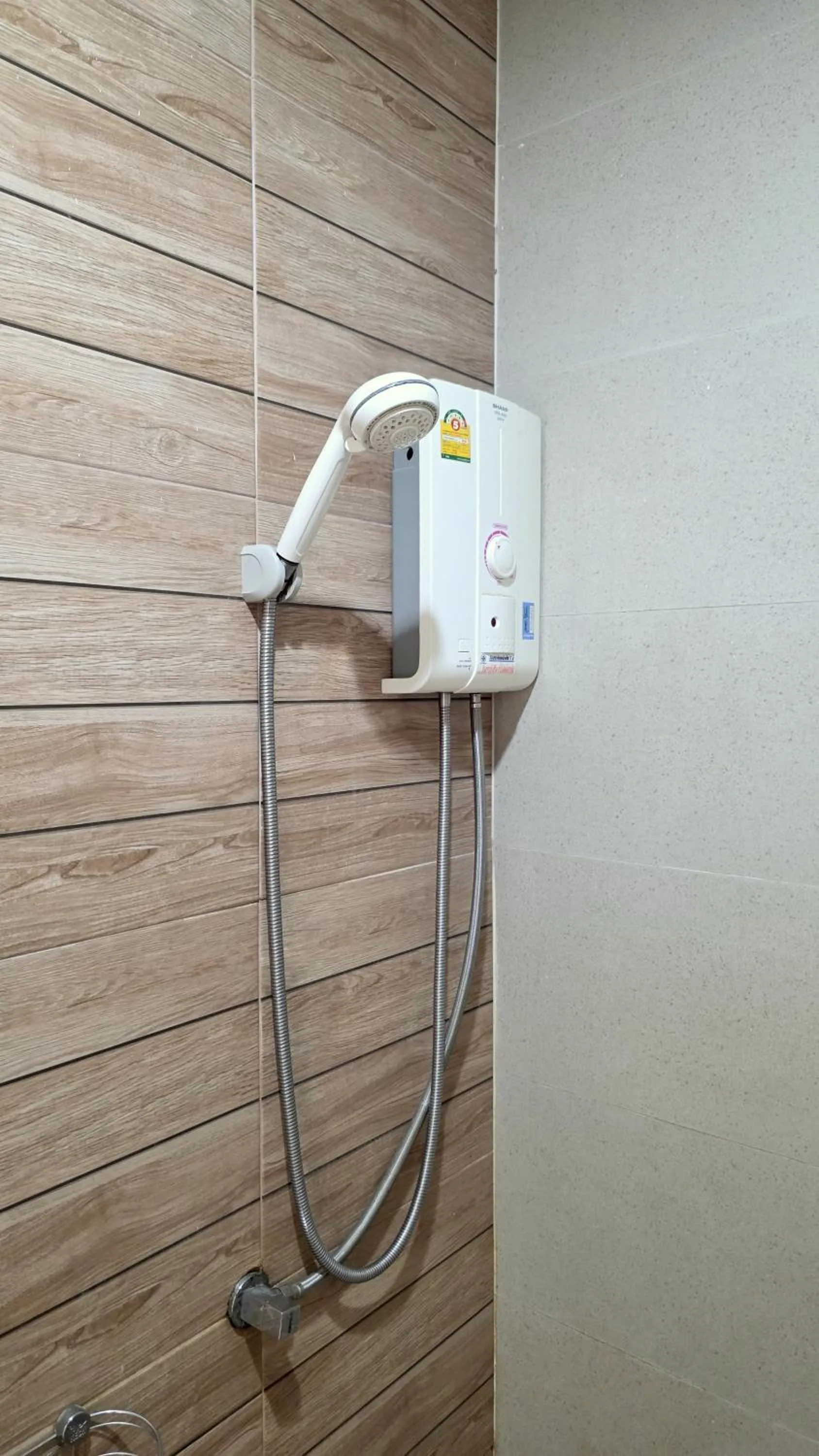 Shower in Samed Port View